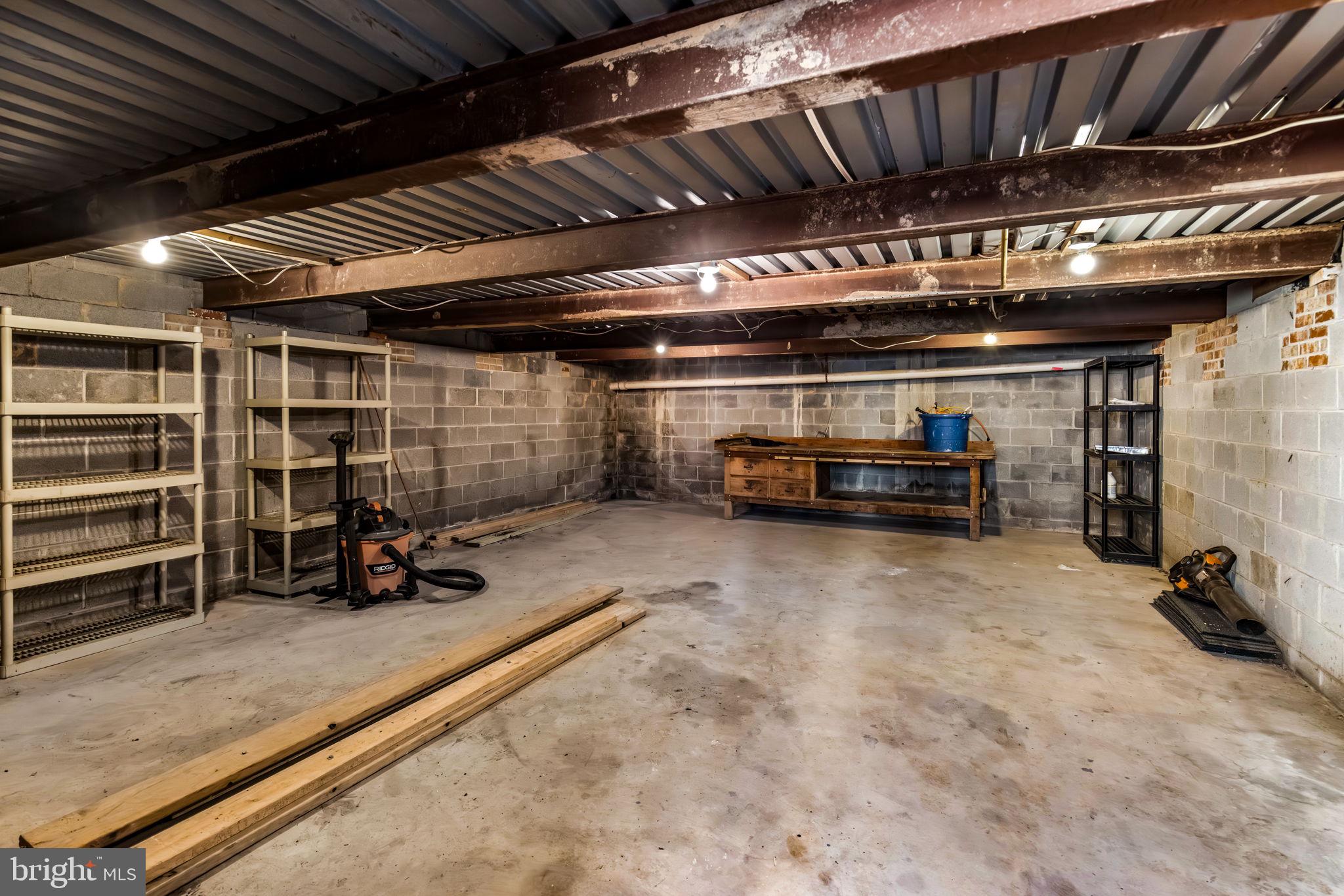 HAMPTONS GROVE - Residential