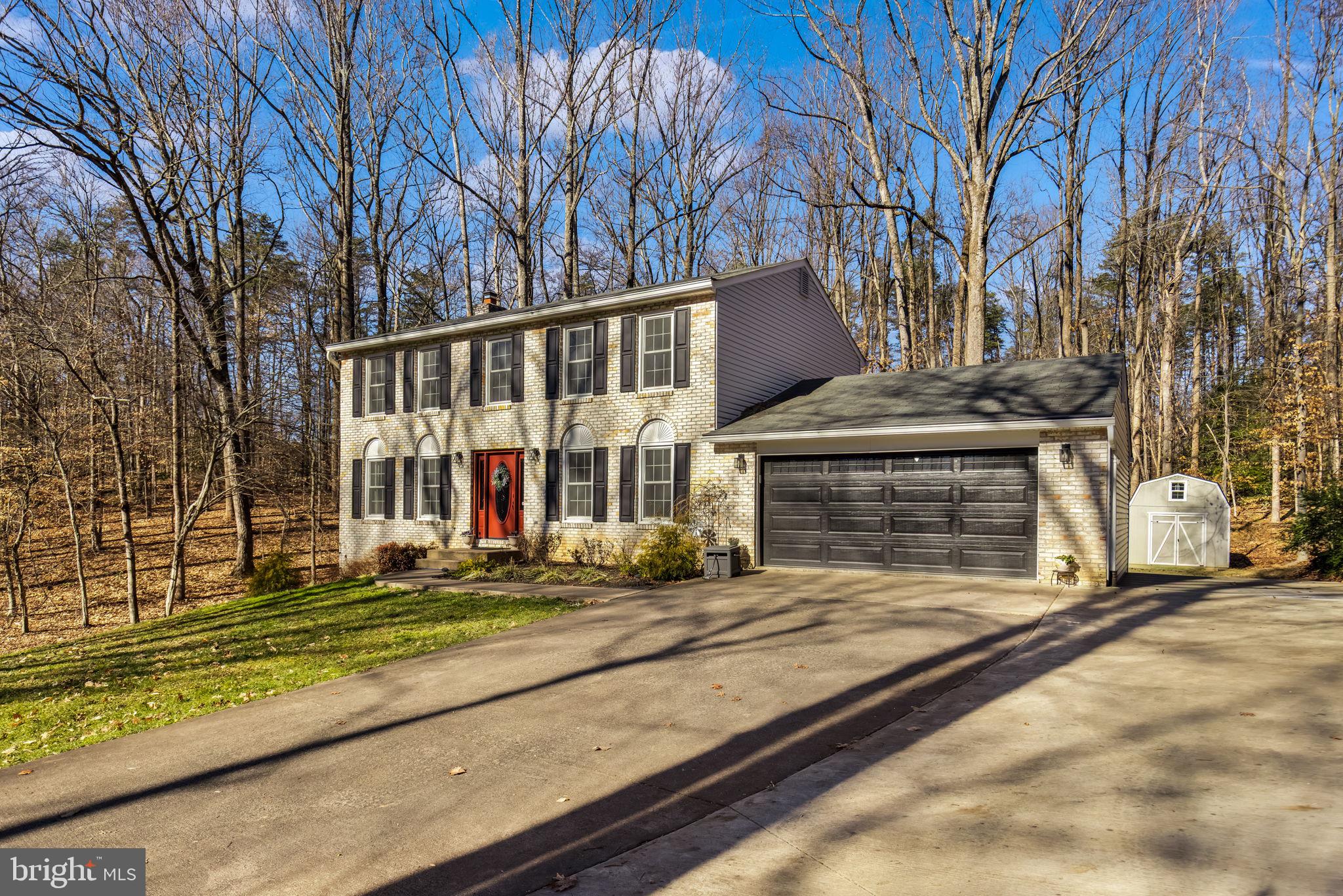 HAMPTONS GROVE - Residential