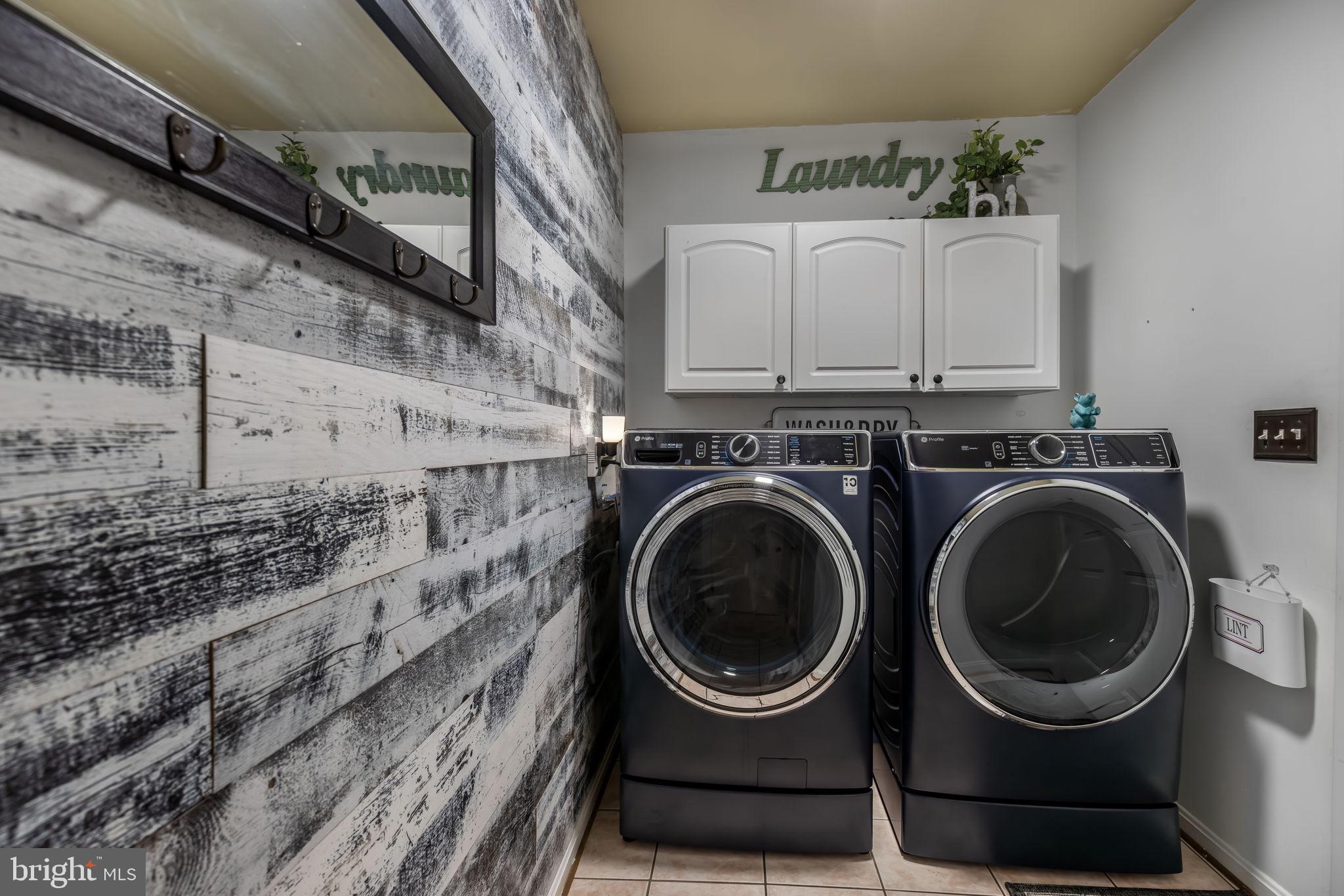 HAMPTONS GROVE - Residential