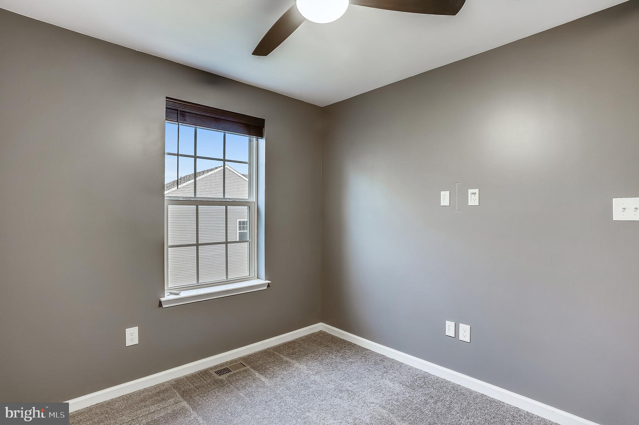 METRO POINTE - Residential