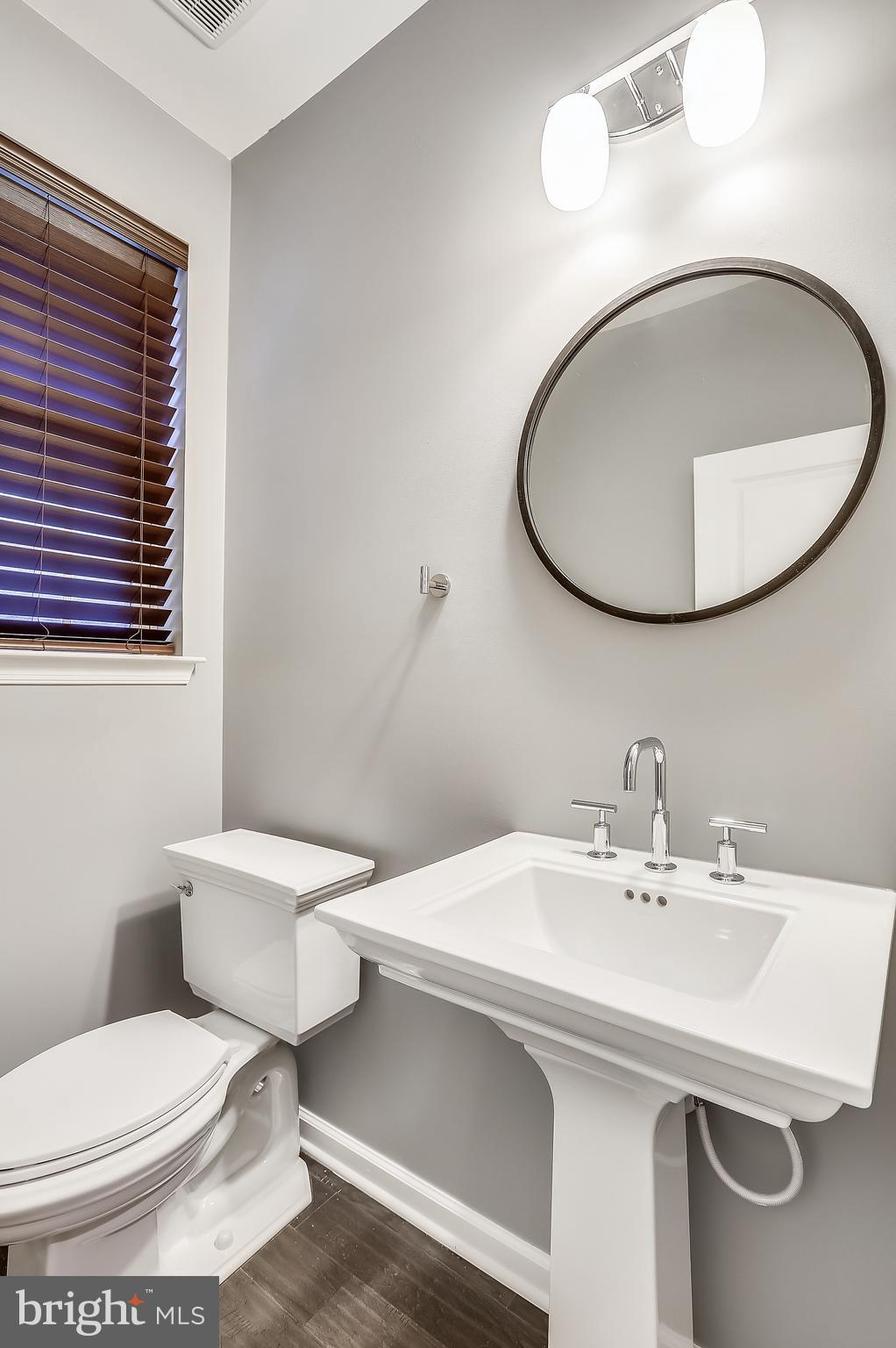 METRO POINTE - Residential