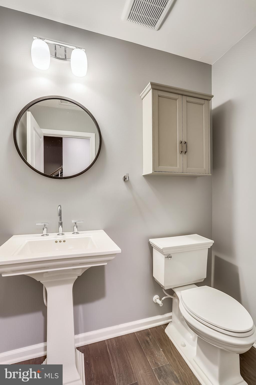 METRO POINTE - Residential