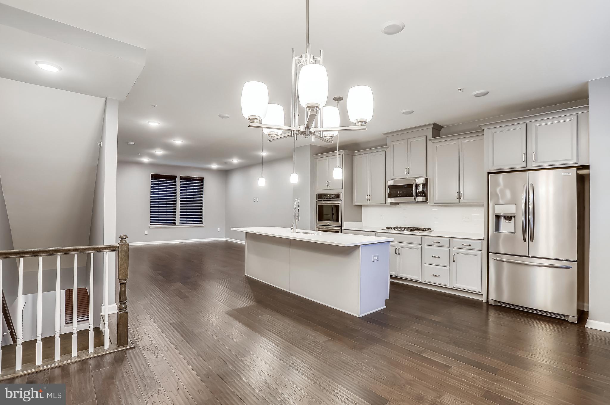 METRO POINTE - Residential