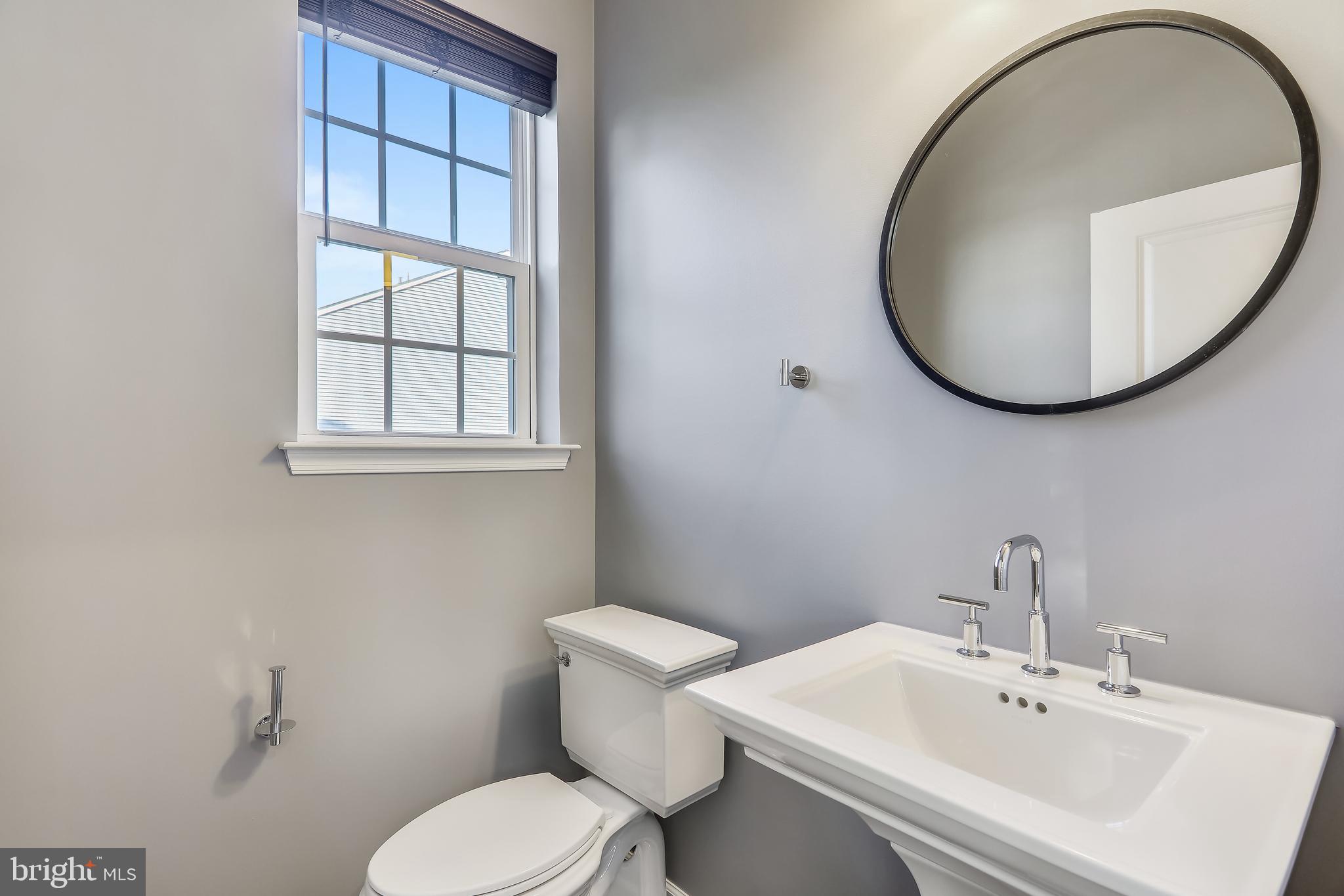 METRO POINTE - Residential