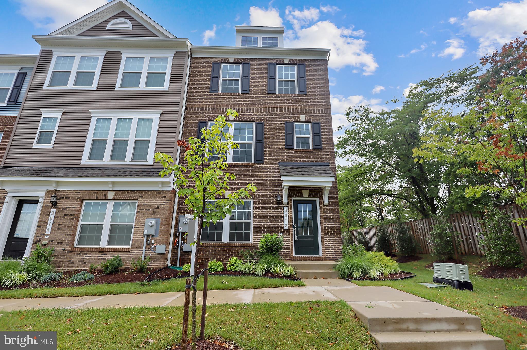 METRO POINTE - Residential