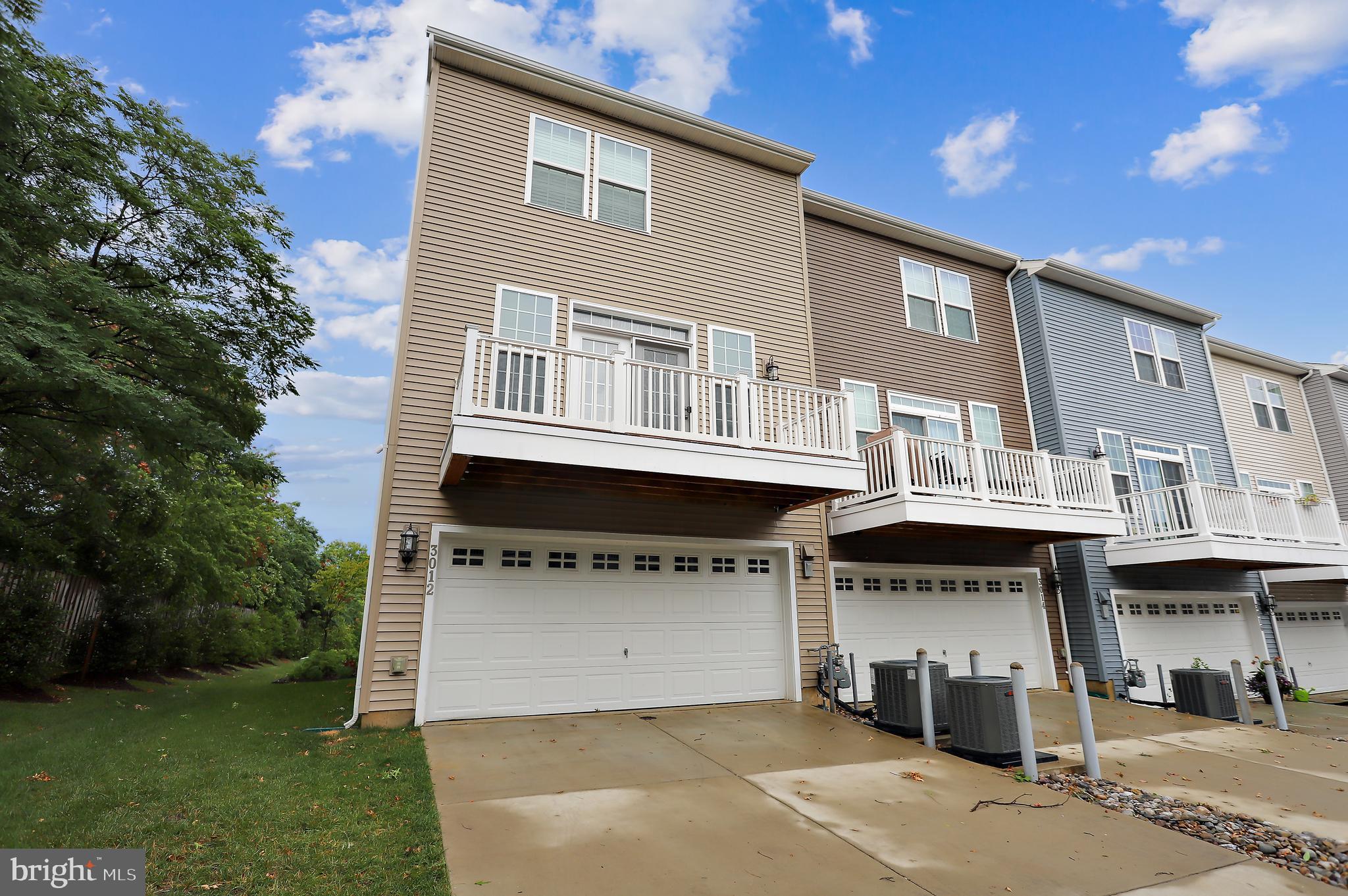 METRO POINTE - Residential