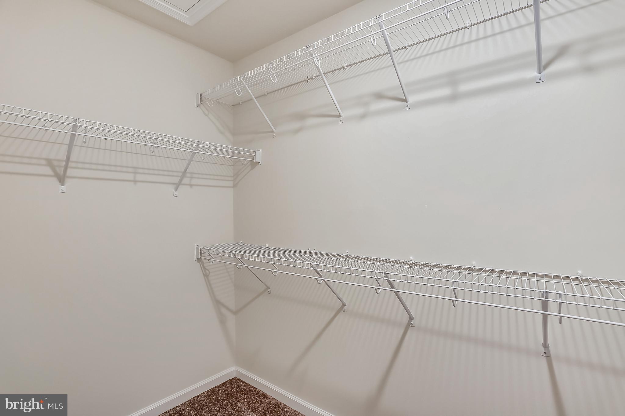 METRO POINTE - Residential