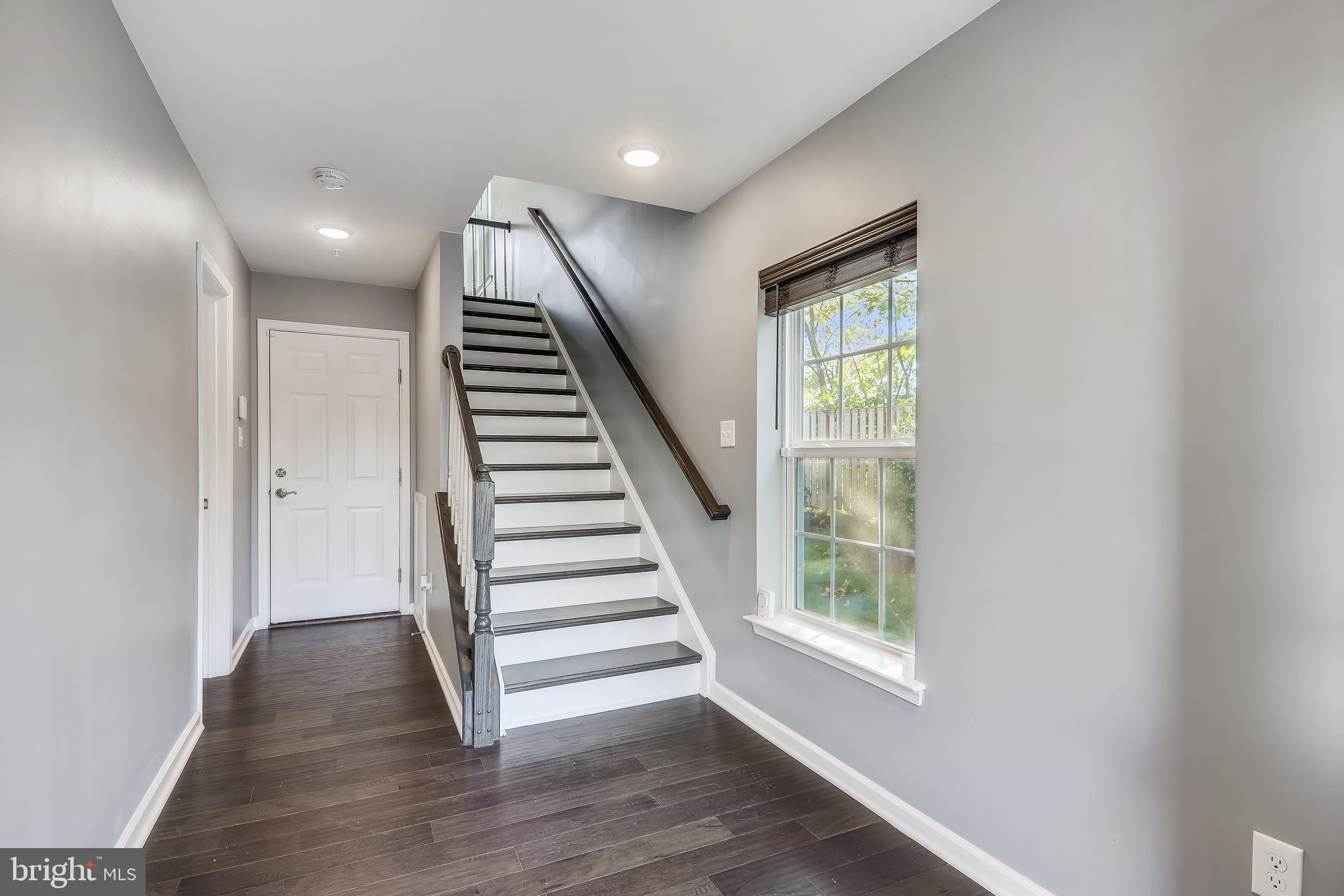 METRO POINTE - Residential