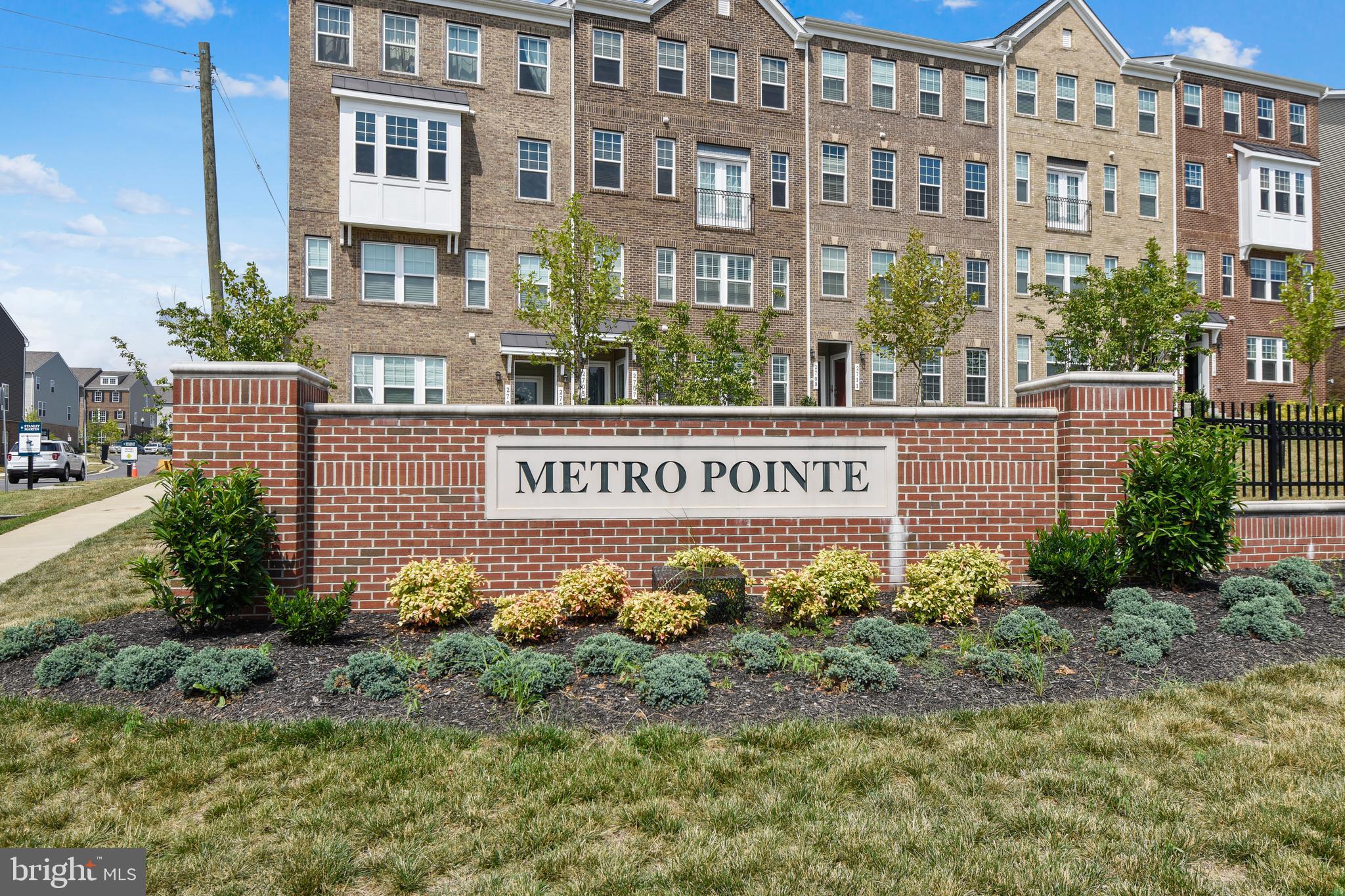 METRO POINTE - Residential