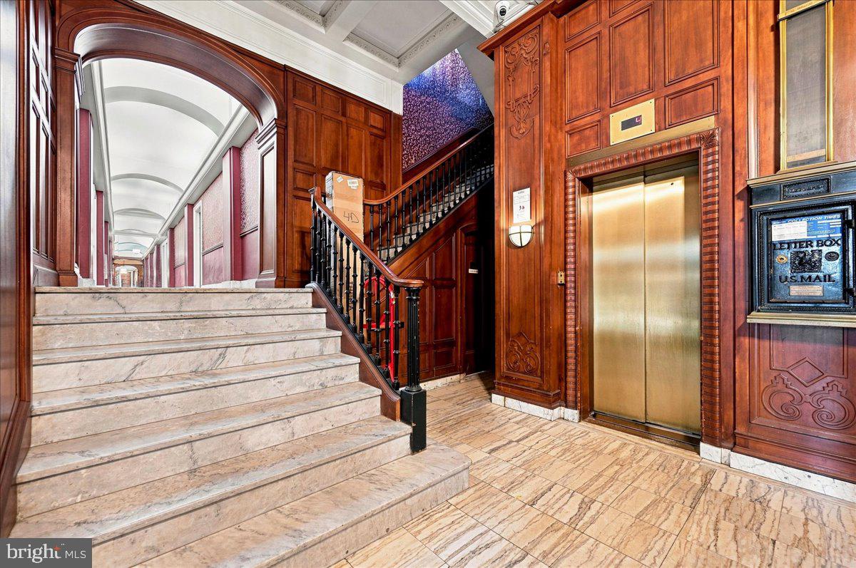 250 S 13TH STREET 00 11E