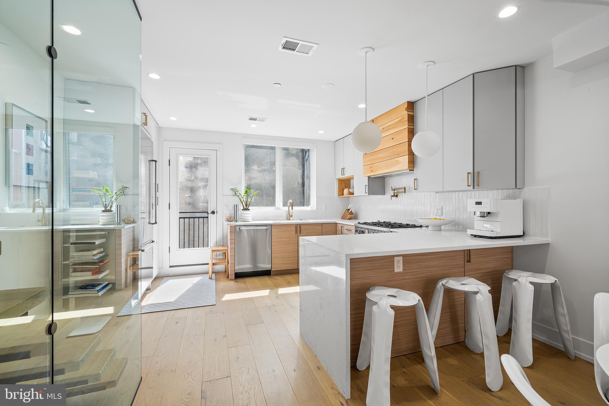 WASHINGTON SQ WEST - Residential