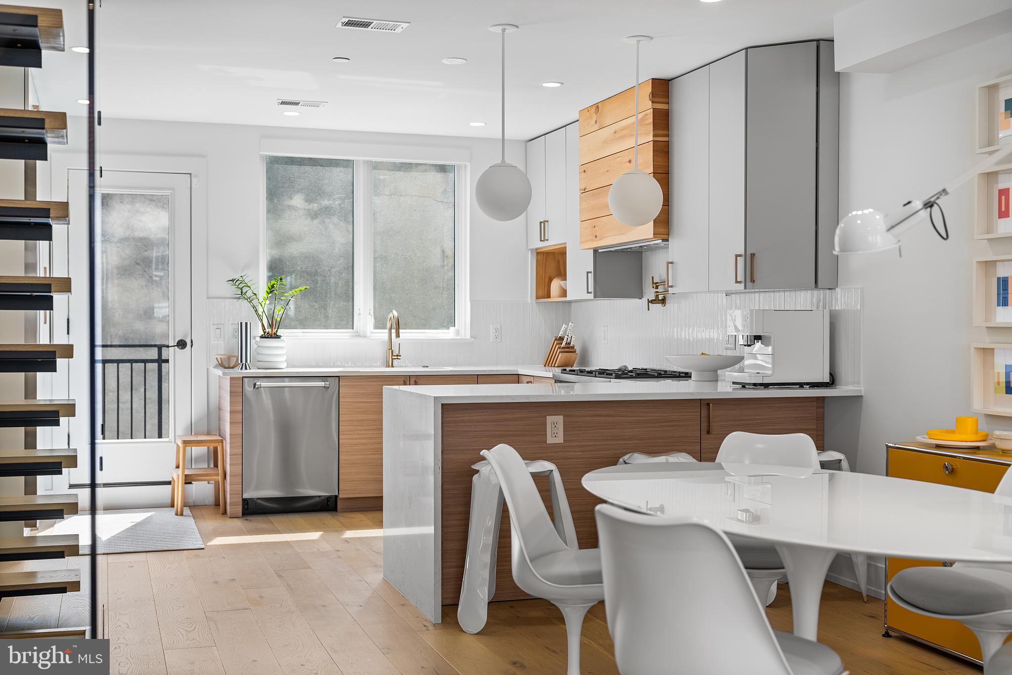 WASHINGTON SQ WEST - Residential