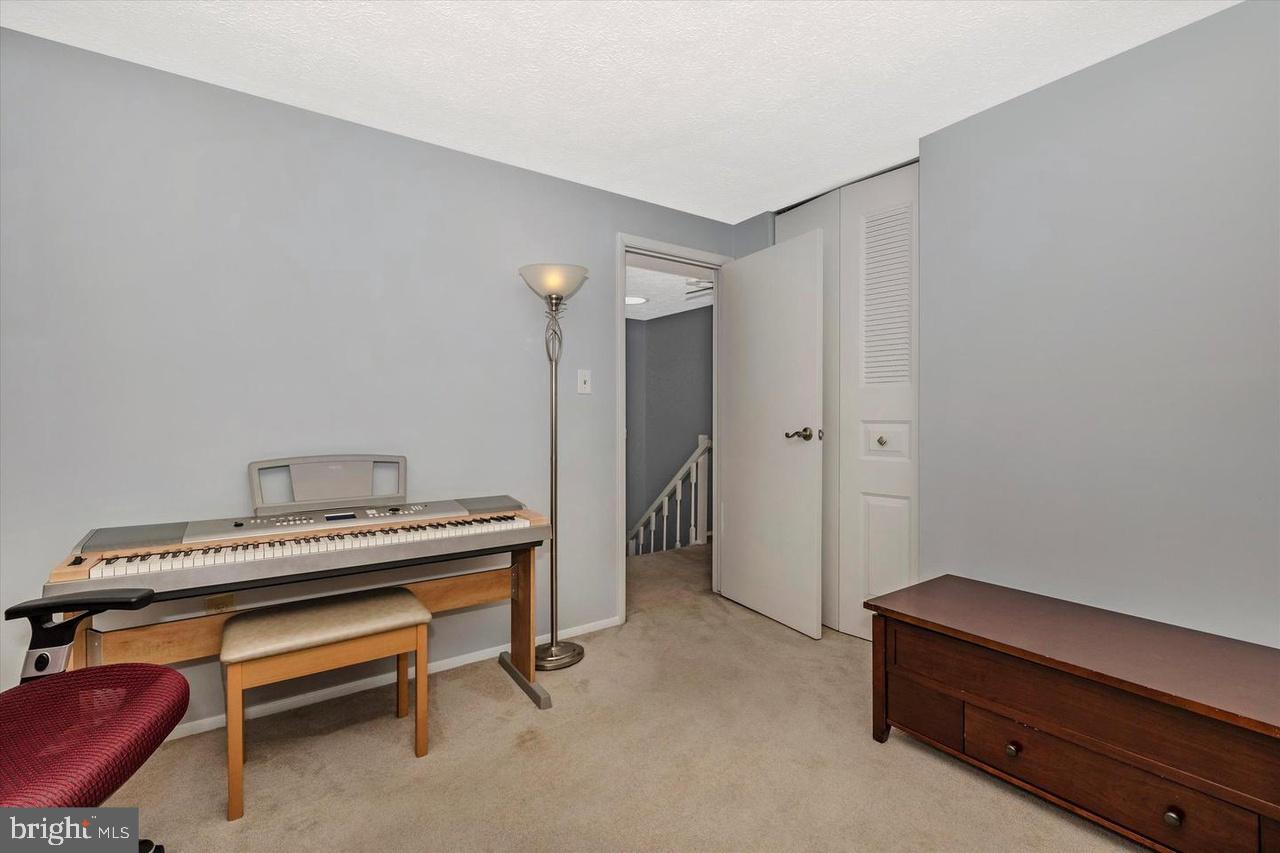 AMBER MEADOWS - Residential Lease