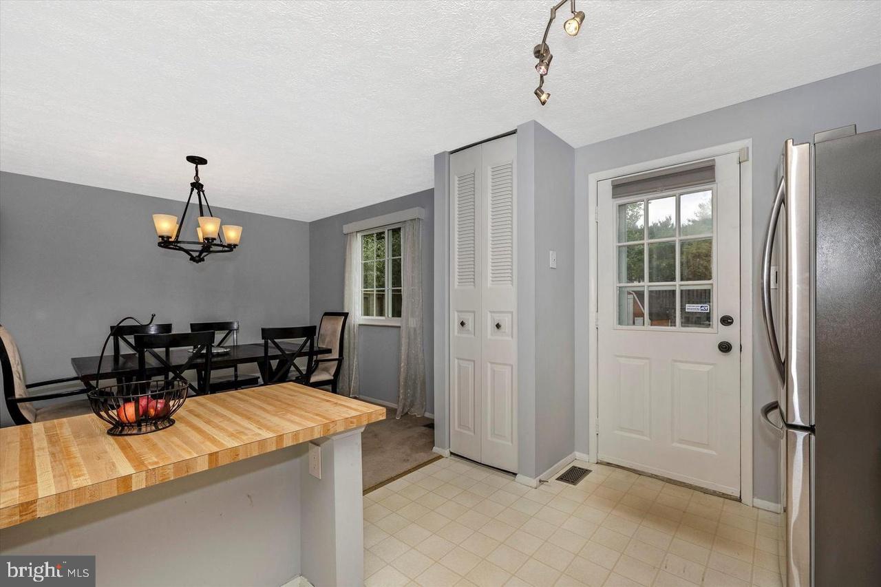 AMBER MEADOWS - Residential Lease