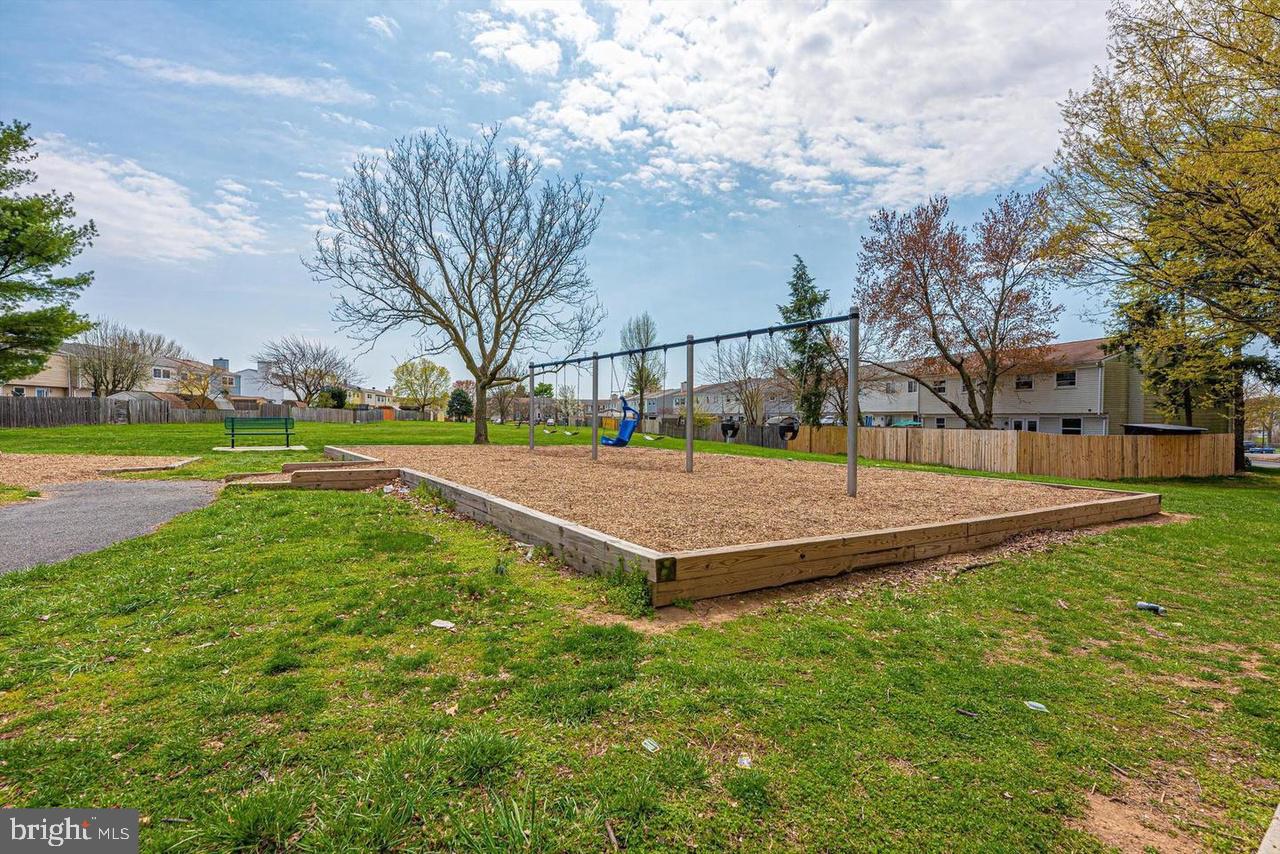 AMBER MEADOWS - Residential Lease