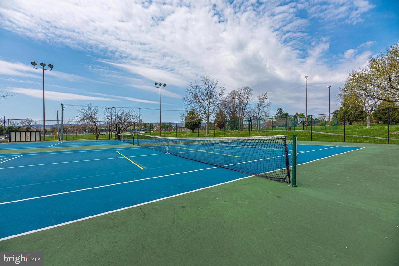 AMBER MEADOWS - Residential Lease