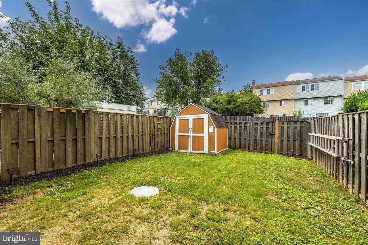 AMBER MEADOWS - Residential Lease