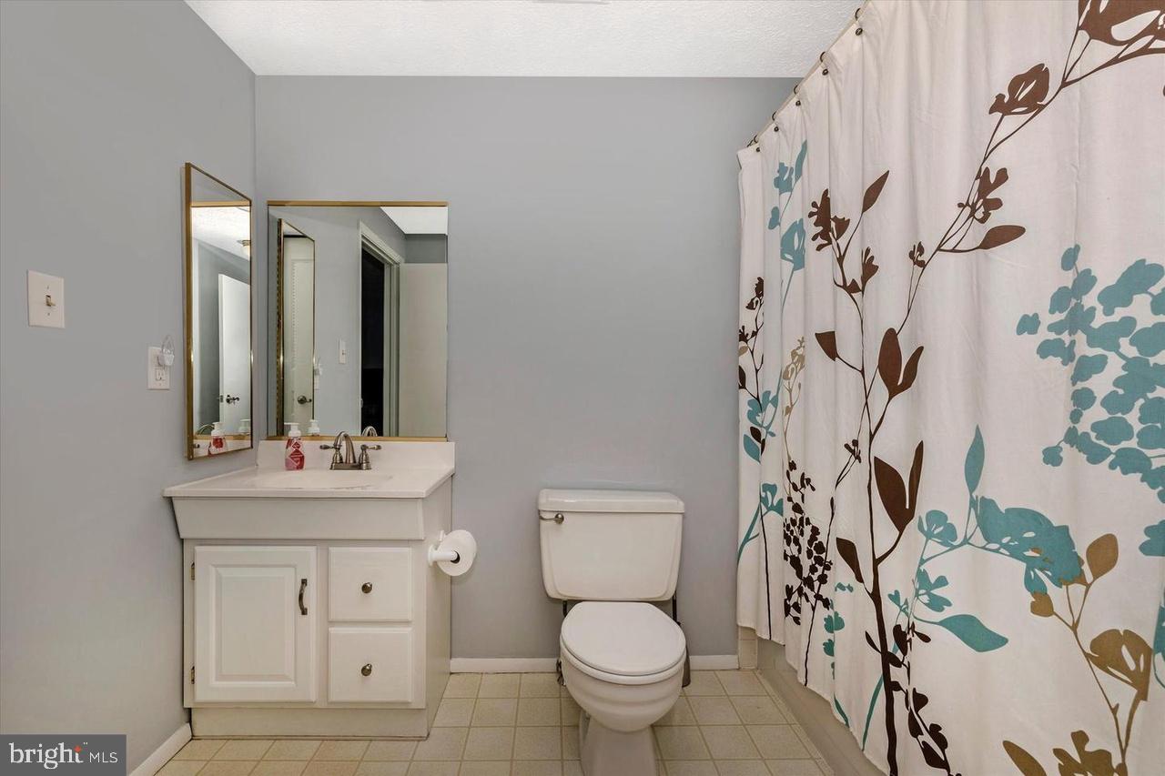 AMBER MEADOWS - Residential Lease