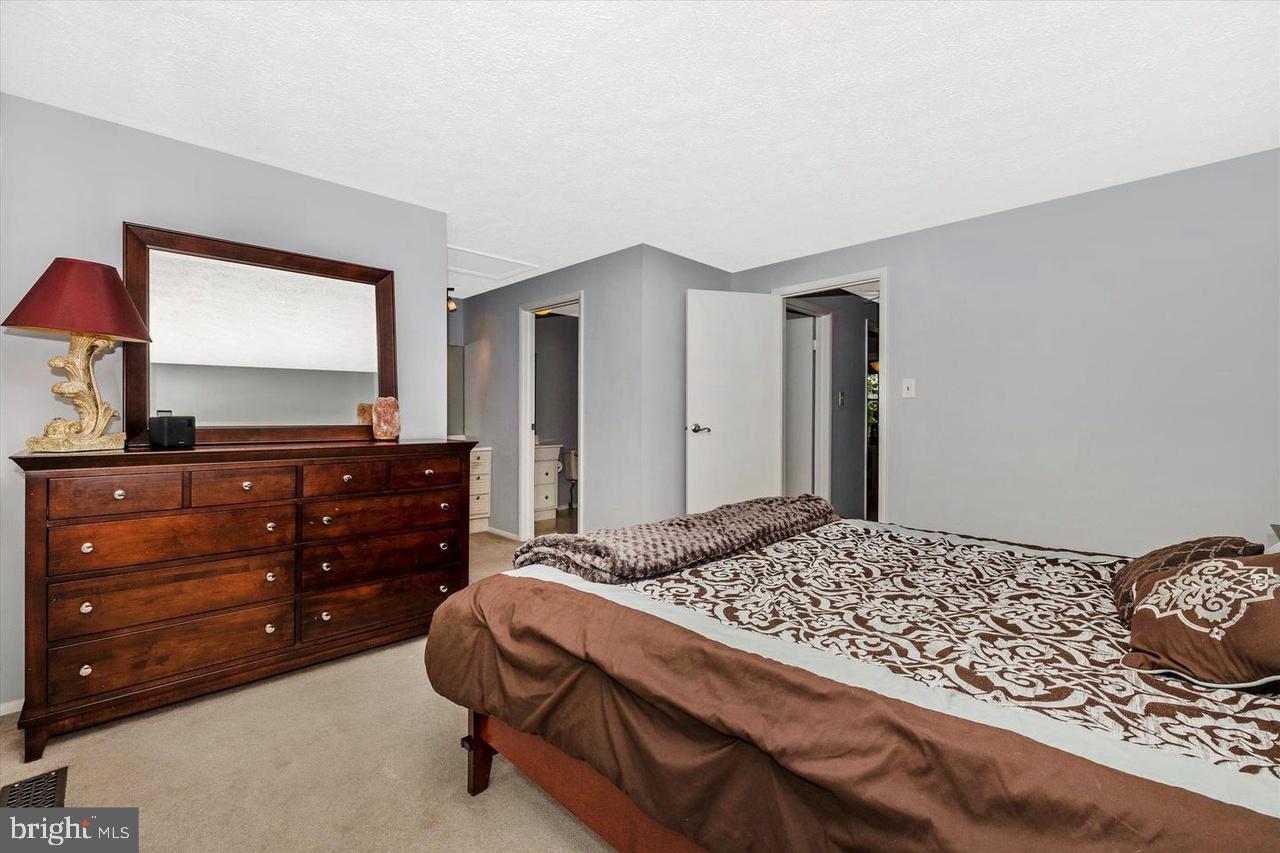 AMBER MEADOWS - Residential Lease