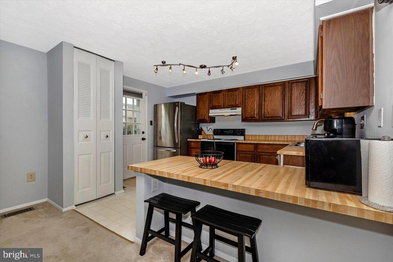 AMBER MEADOWS - Residential Lease