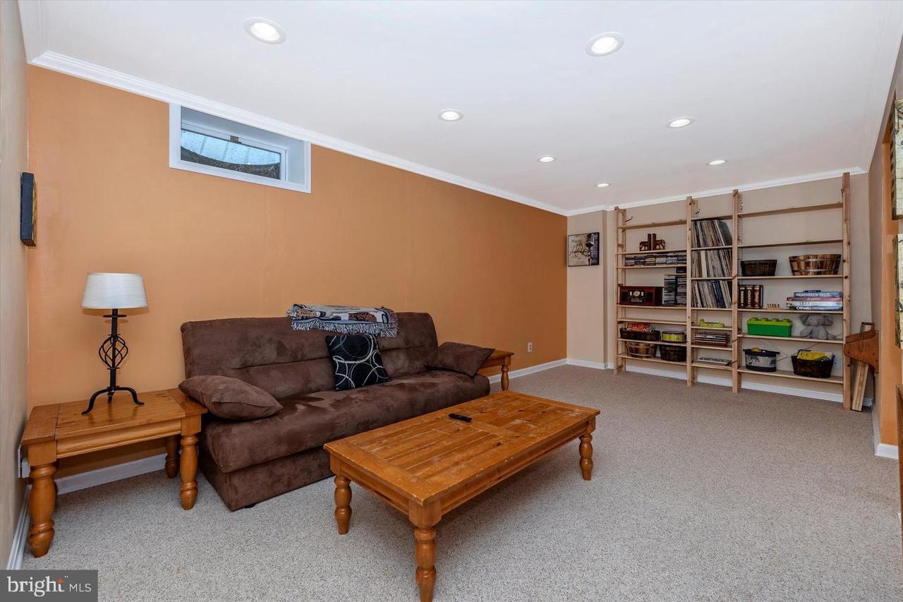 AMBER MEADOWS - Residential Lease