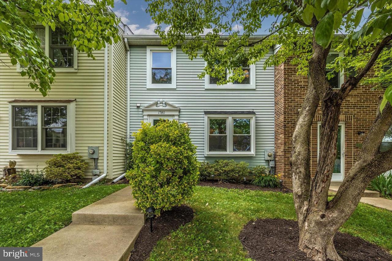 *AVAILABLE 10/1/2025 * Turn- key, move in ready Updated 3 Bed 2.5 Bath Interior Townhome built in 1980. All Fresh paint. Recessed lighting. Crown Moldings. 3 Skylights. Plenty of Natural Light. Main level half bath. Finished Rec Room in basement with Full bathroom & Shower, . Fenced in backyard with shed. Conveniently located across from Ft. Detrick and easy commuter accessibility to Rt. 15, Rt. 340, I-70, and I-270. Longer term lease preferred. To schedule a tour, please message with the following answers: 1) How many people will be occupying/applying?
2) Credit/income of everyone?
3) When do you intend leasing and for how long of a duration?
4) Any pets?
