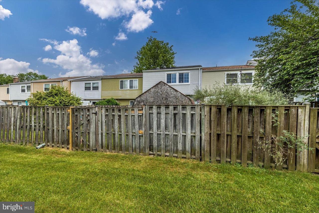 AMBER MEADOWS - Residential Lease