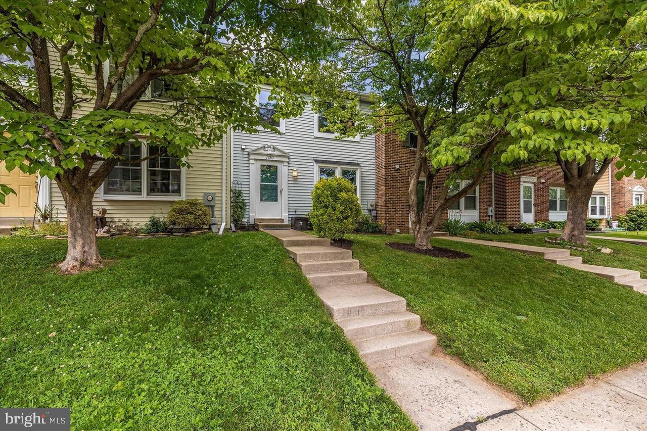 AMBER MEADOWS - Residential Lease