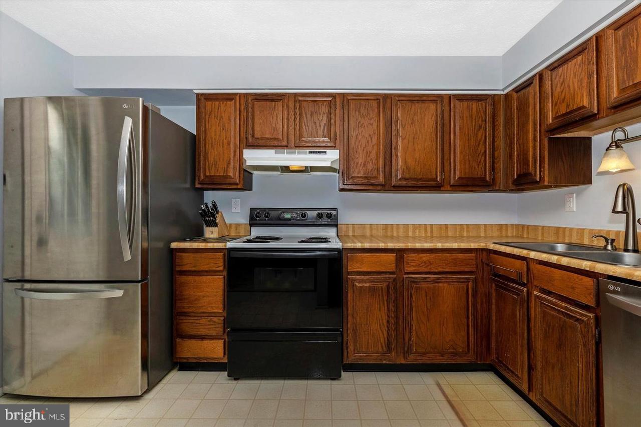 AMBER MEADOWS - Residential Lease