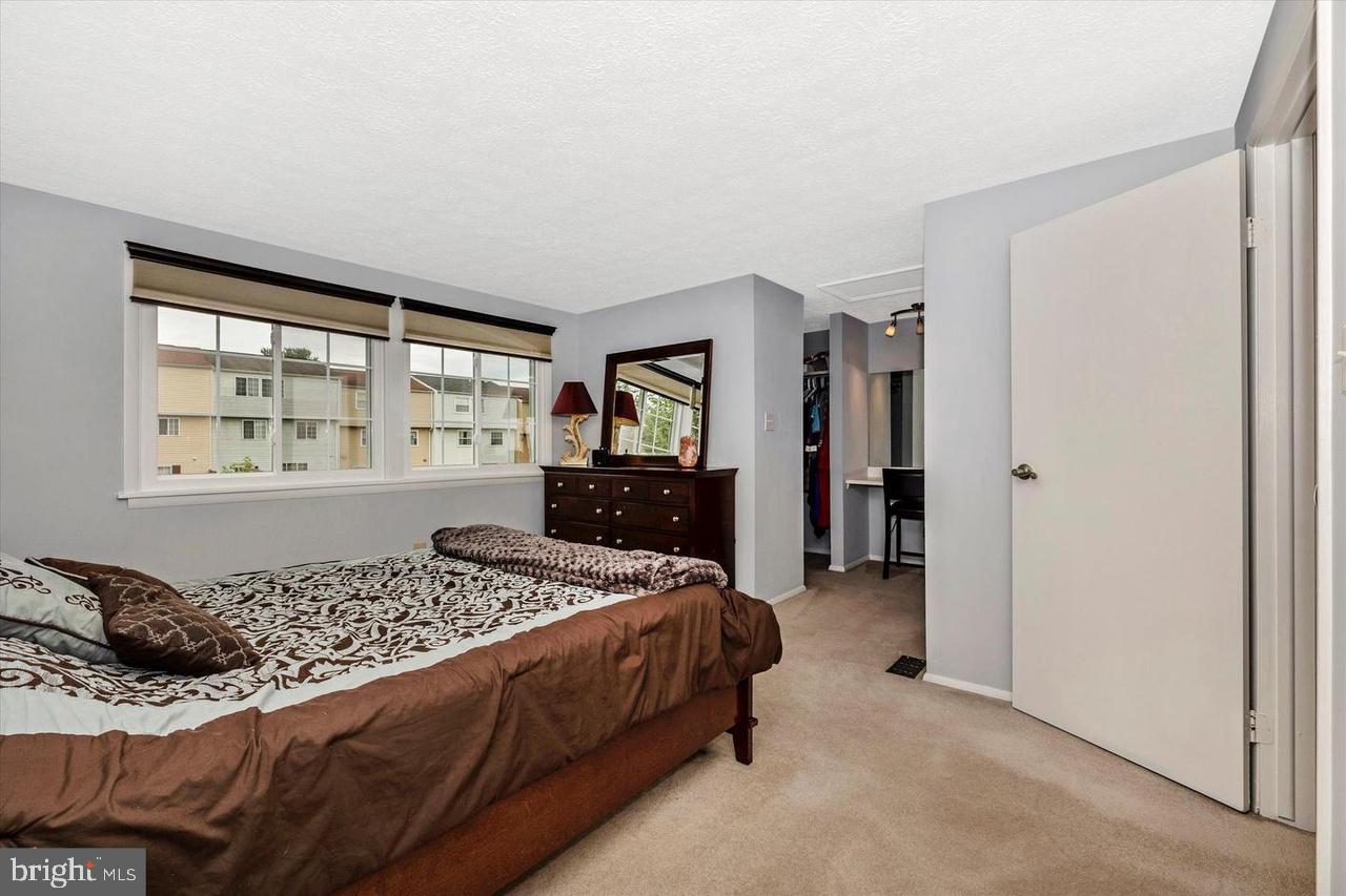 AMBER MEADOWS - Residential Lease