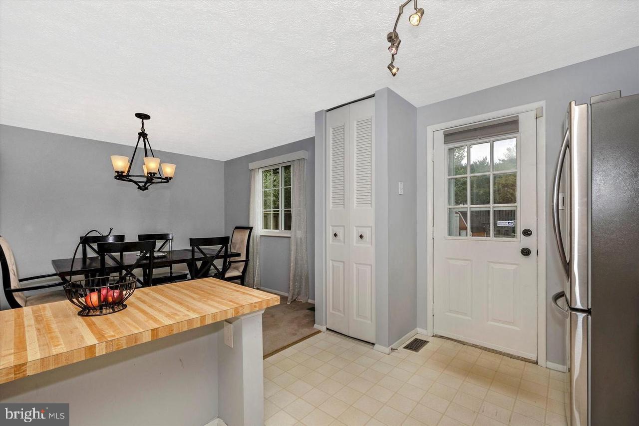 AMBER MEADOWS - Residential Lease