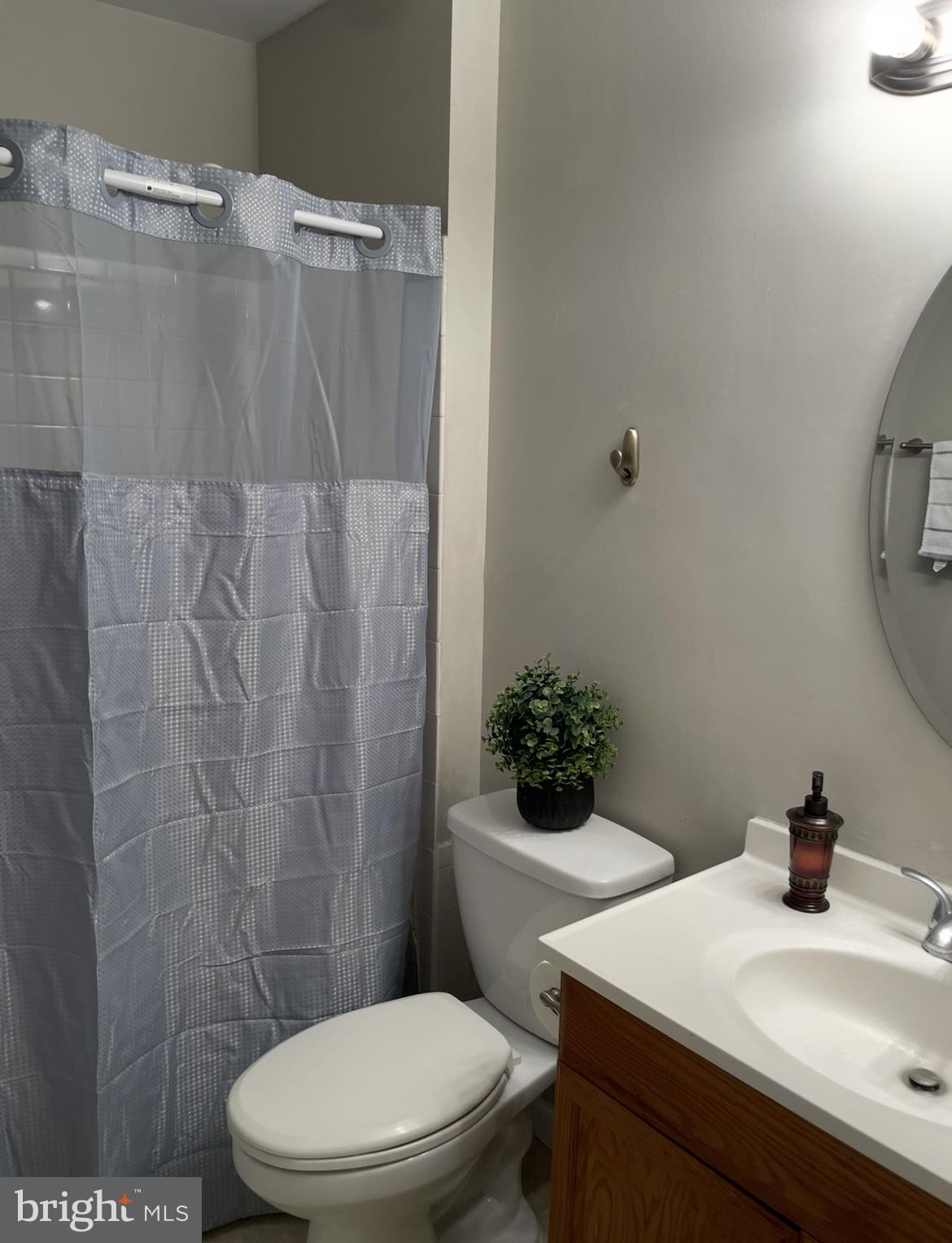 BURKE CENTRE - Residential Lease