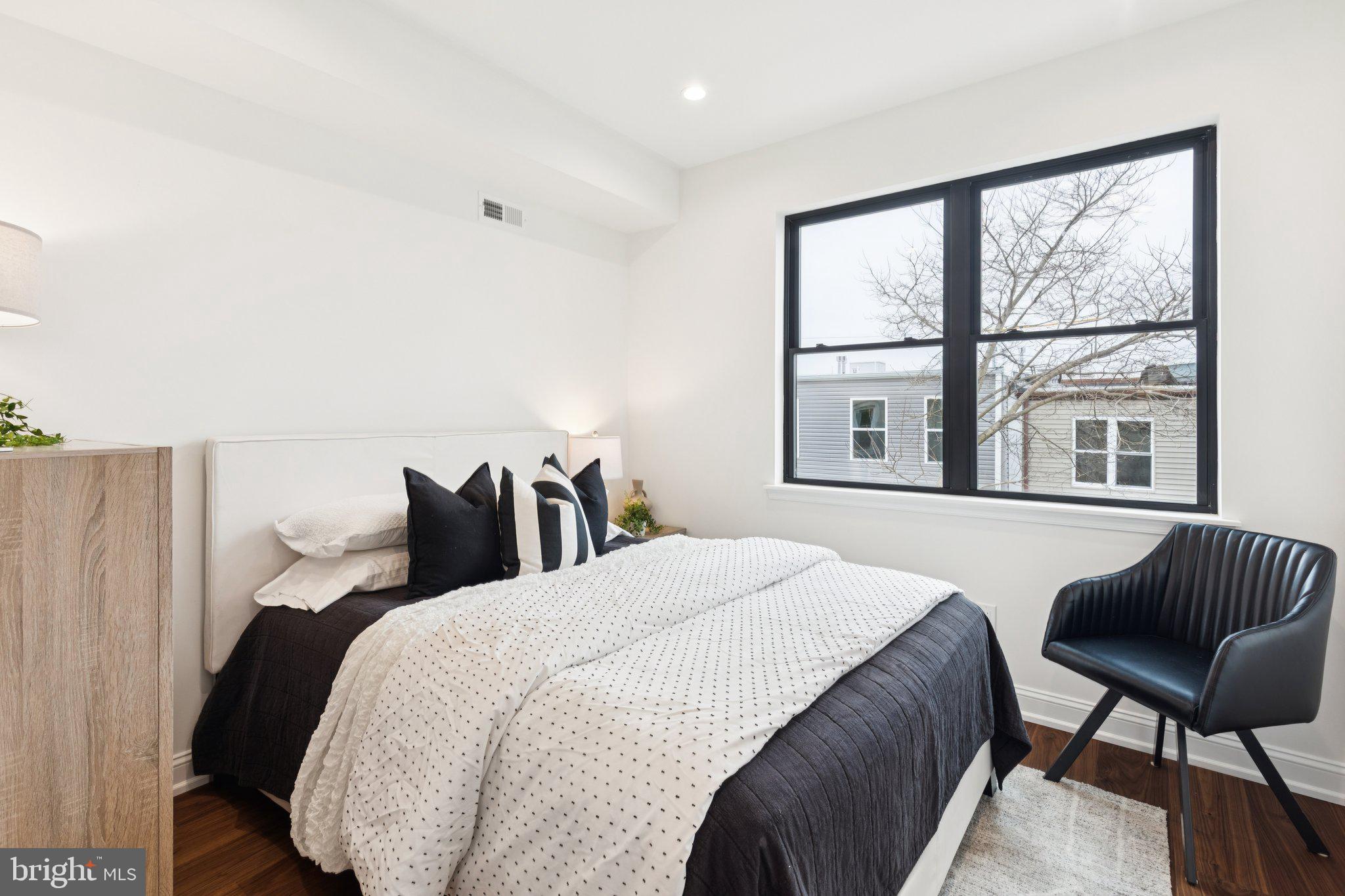 POINT BREEZE - Residential