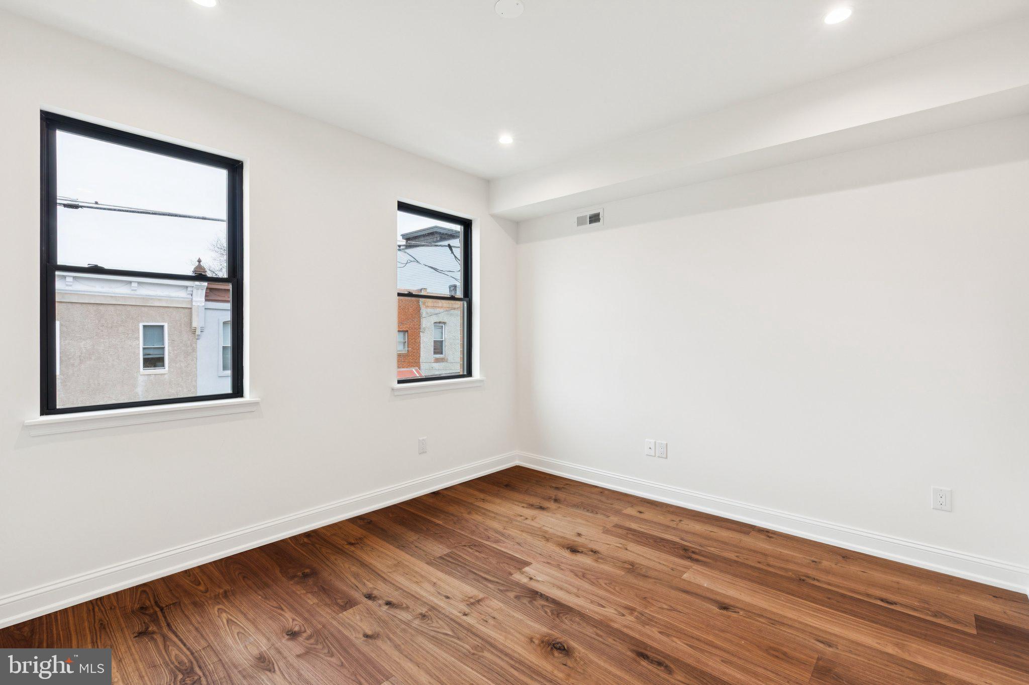 POINT BREEZE - Residential