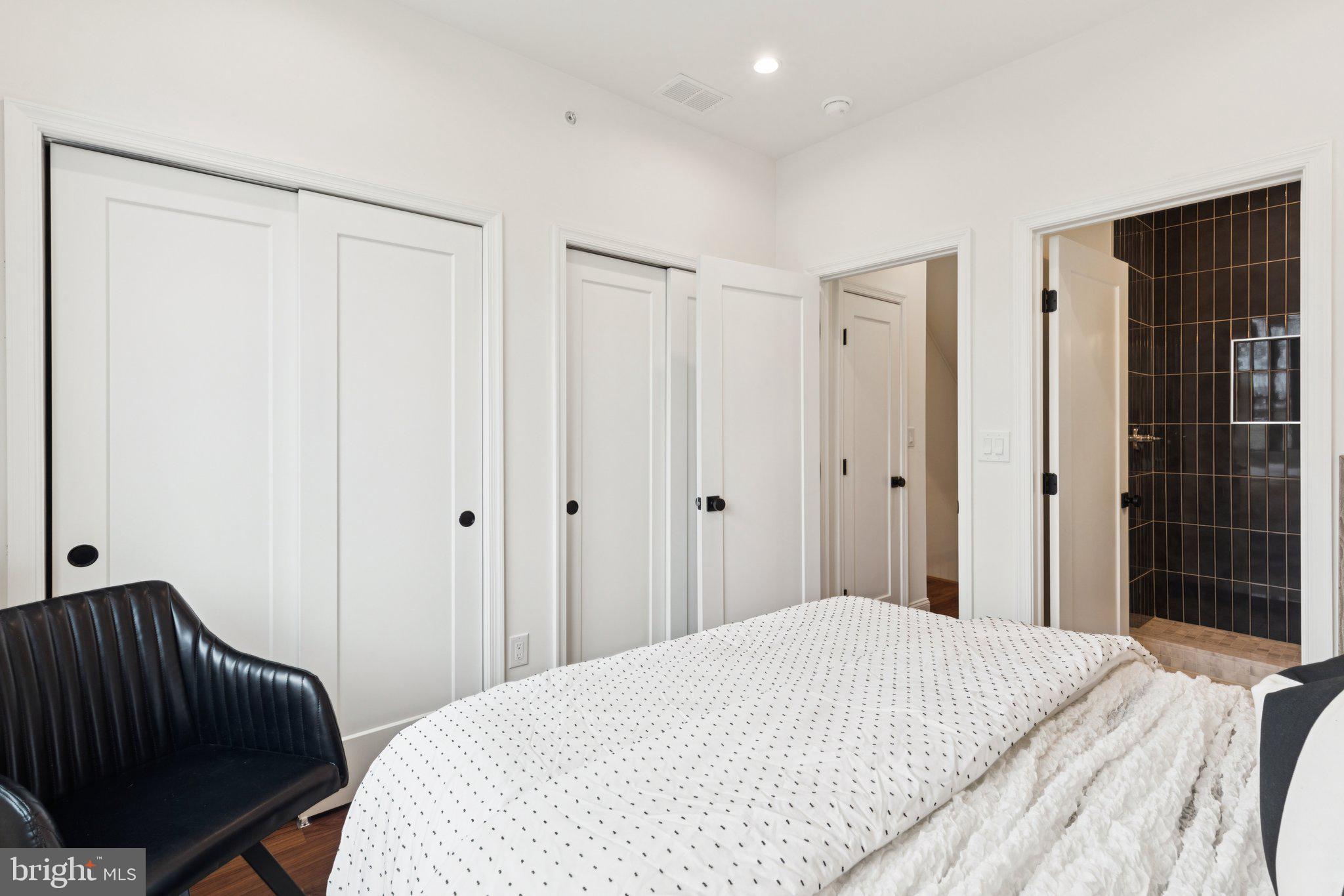 POINT BREEZE - Residential