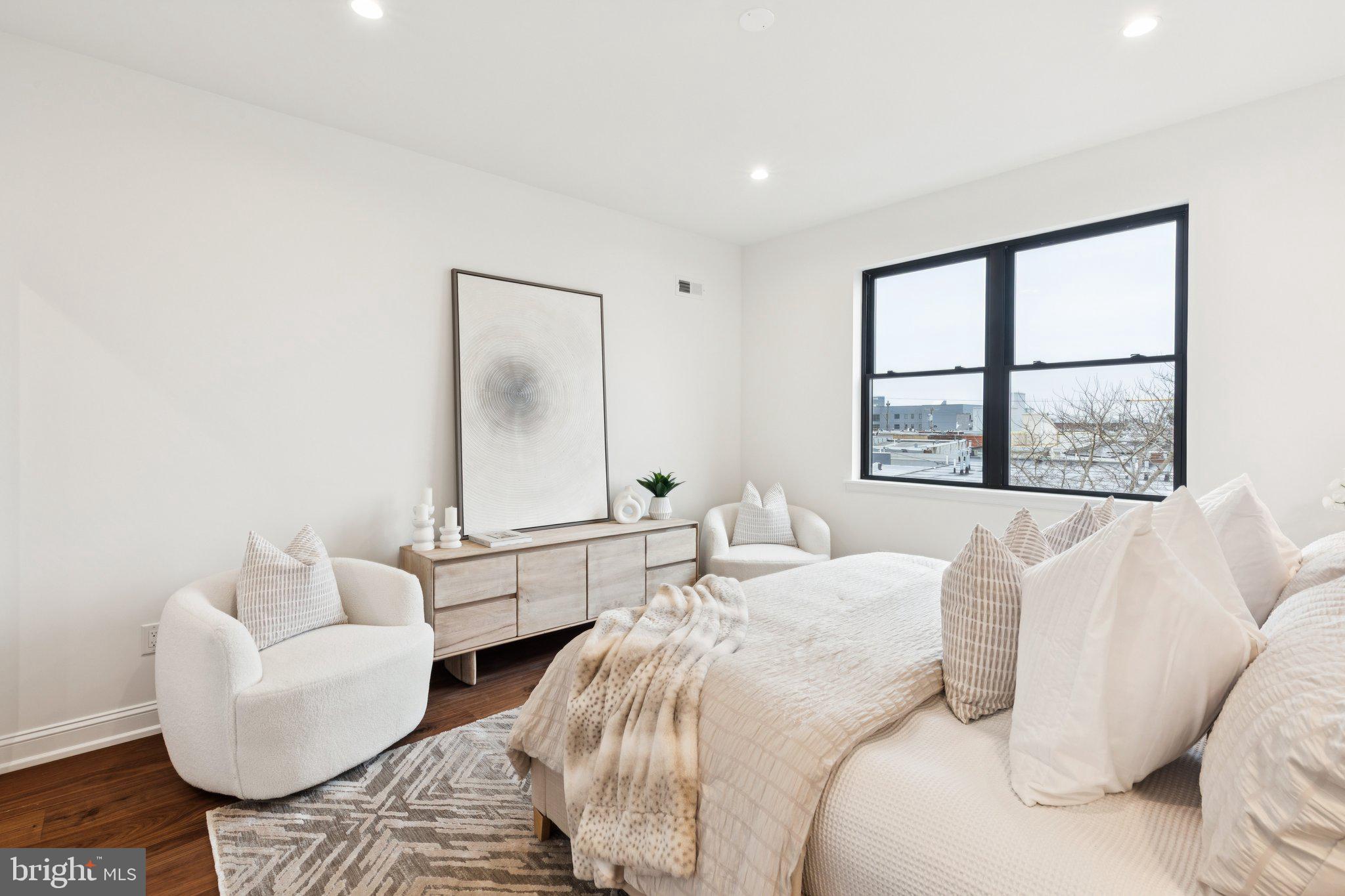 POINT BREEZE - Residential