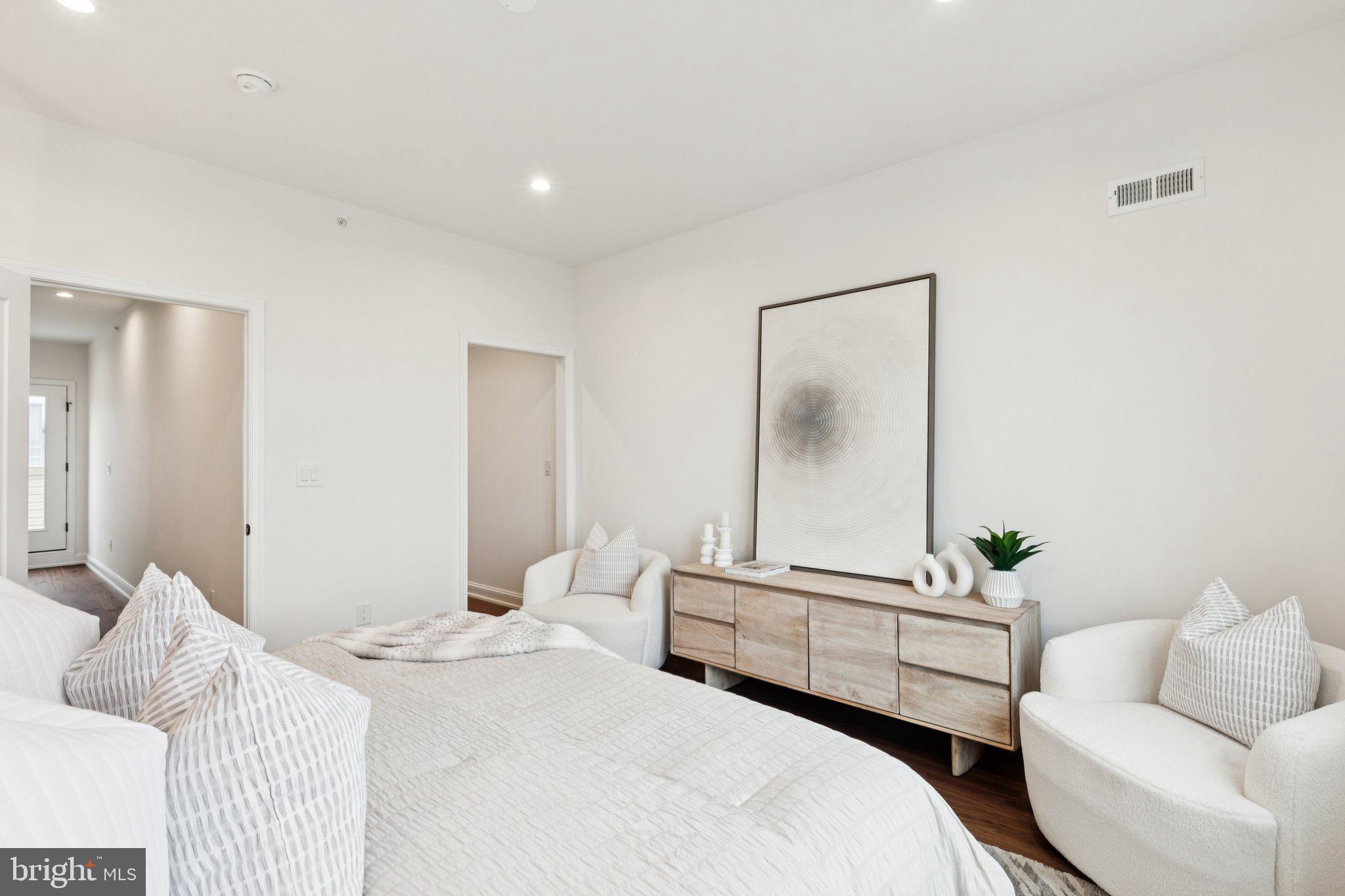 POINT BREEZE - Residential