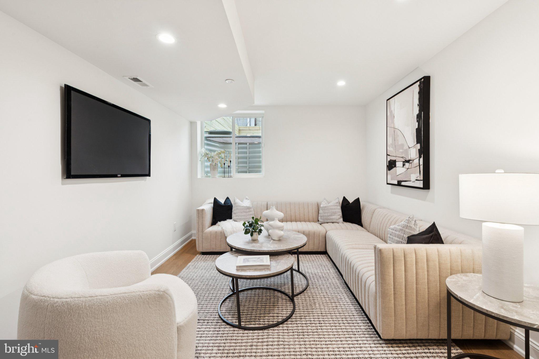 POINT BREEZE - Residential