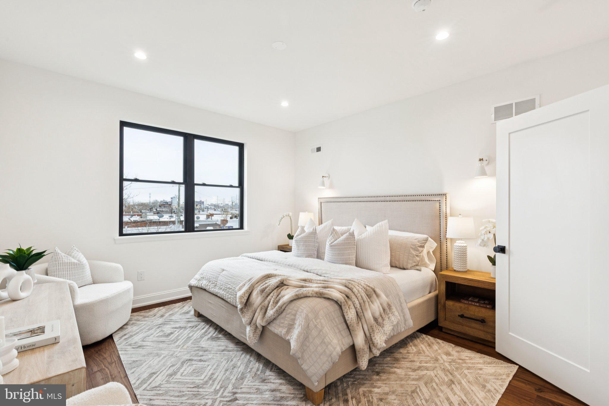 POINT BREEZE - Residential