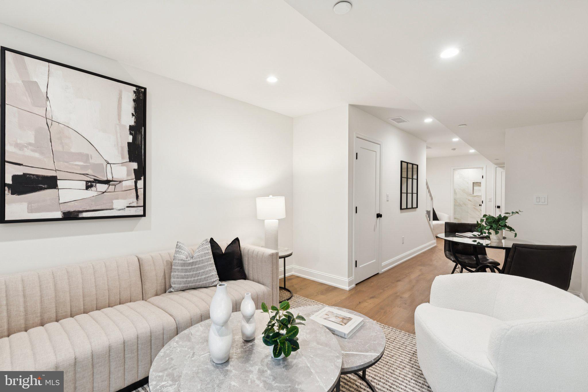 POINT BREEZE - Residential