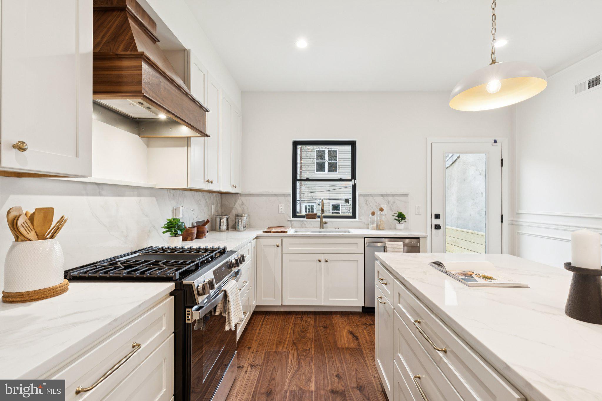 POINT BREEZE - Residential