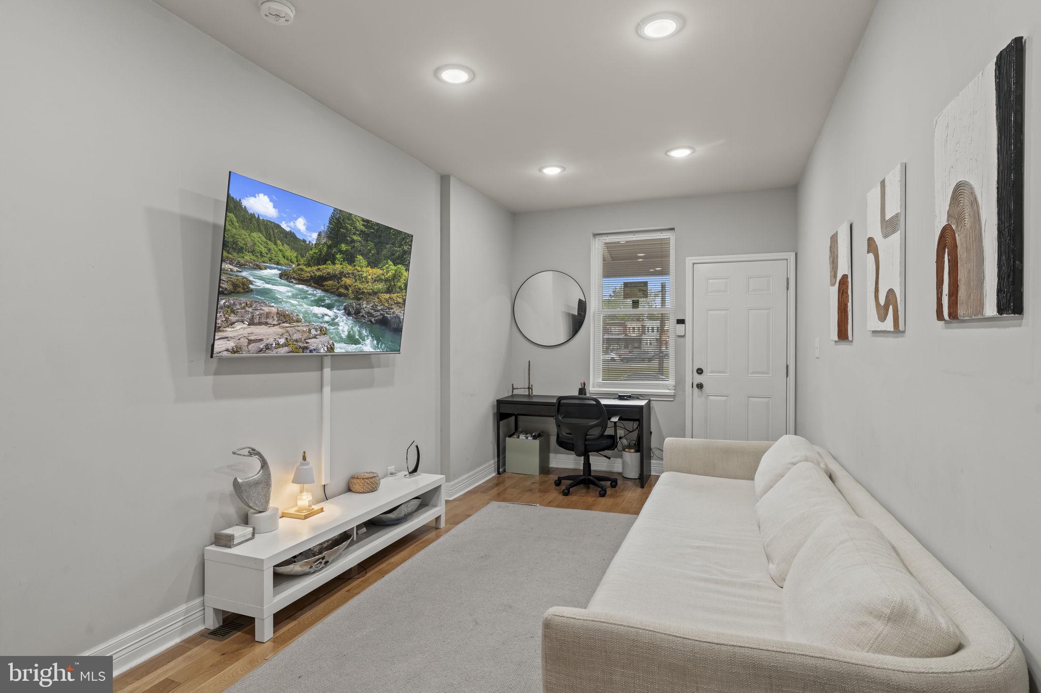 6038 CEDAR AVENUE