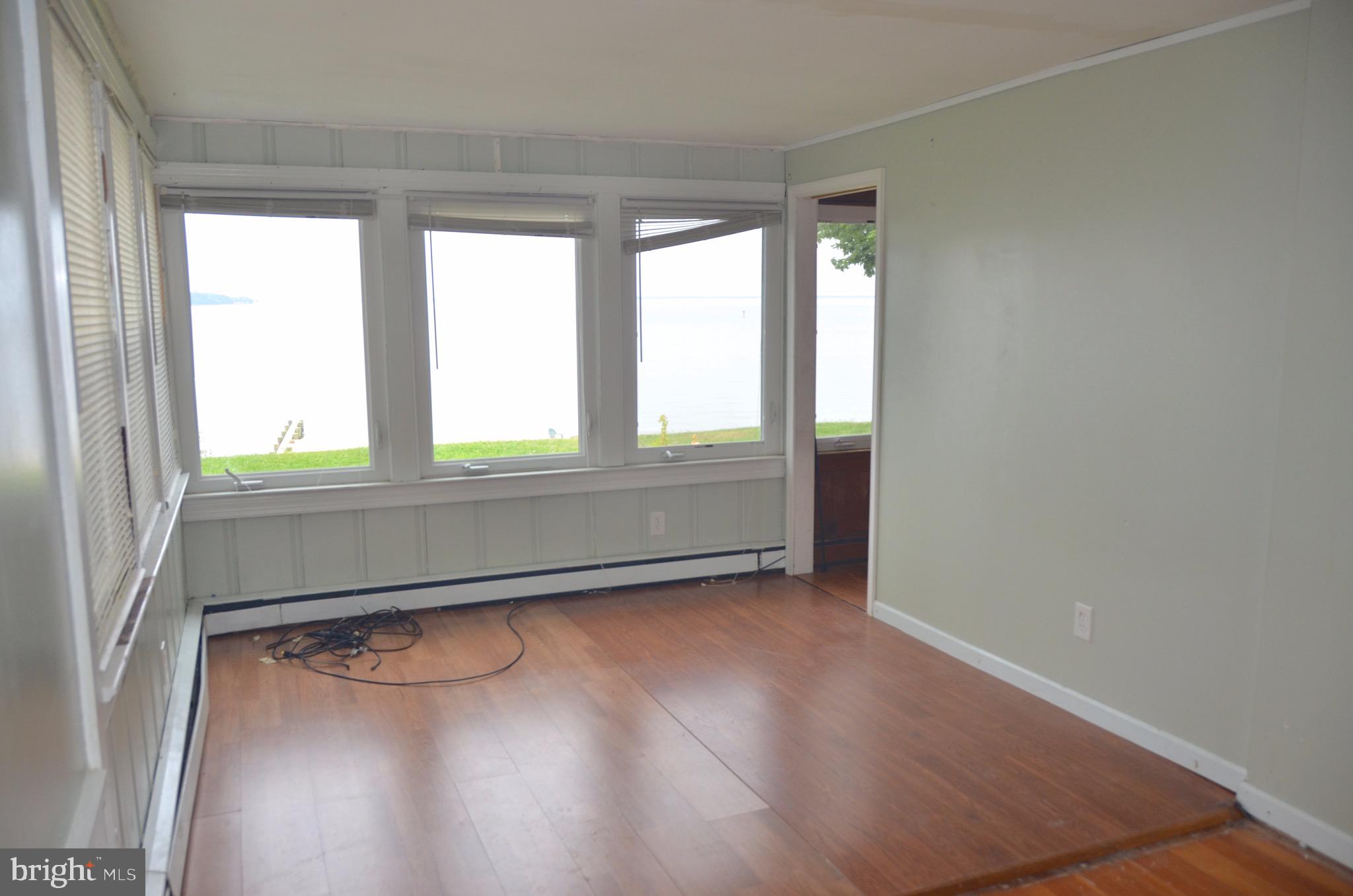 SHOREHAM BEACH - Residential