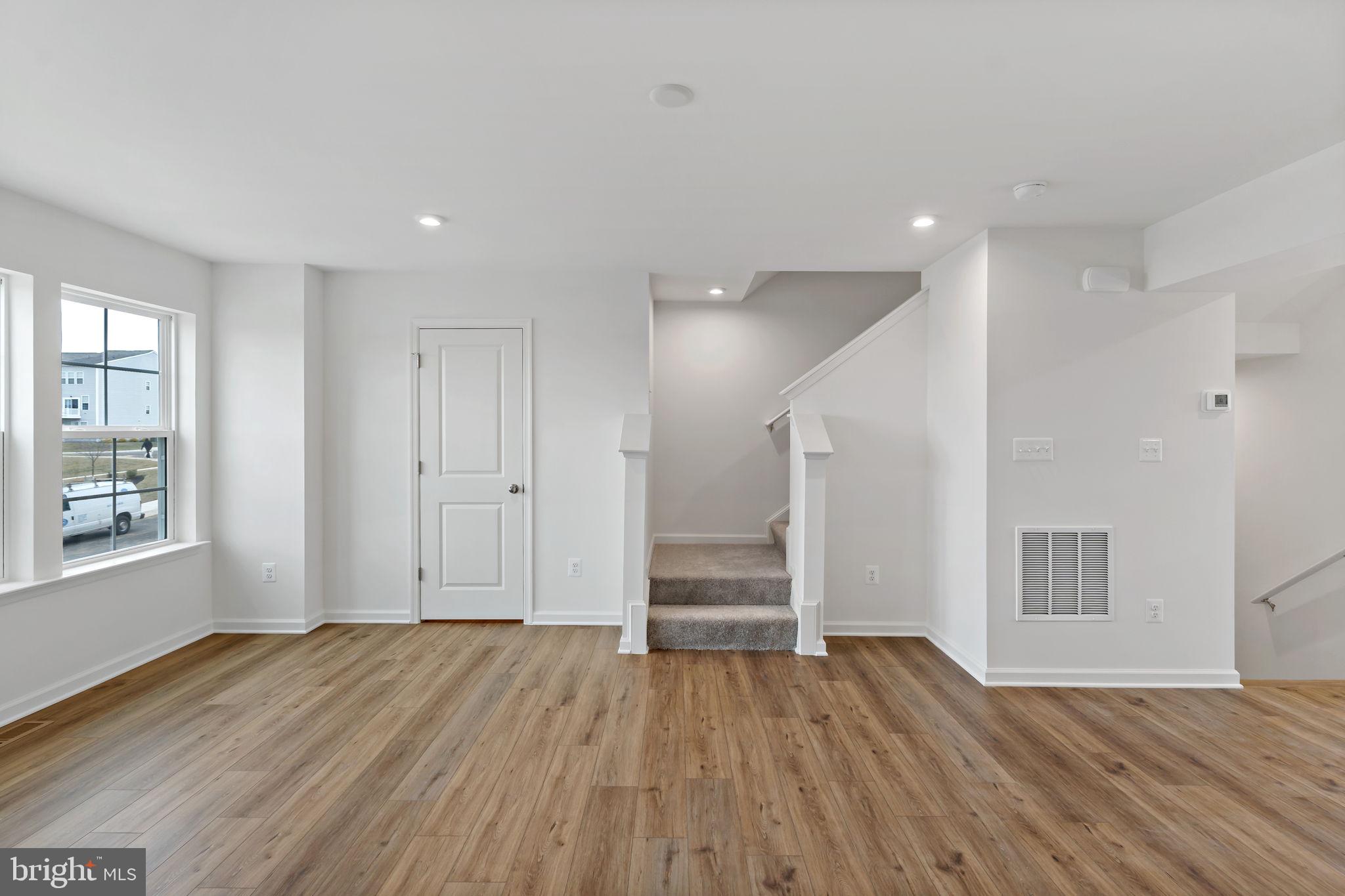 OVERLOOK AT RIVERSIDE TOWNHOMES - Residential