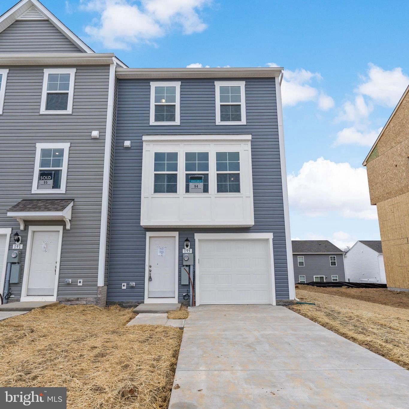 OVERLOOK AT RIVERSIDE TOWNHOMES - Residential