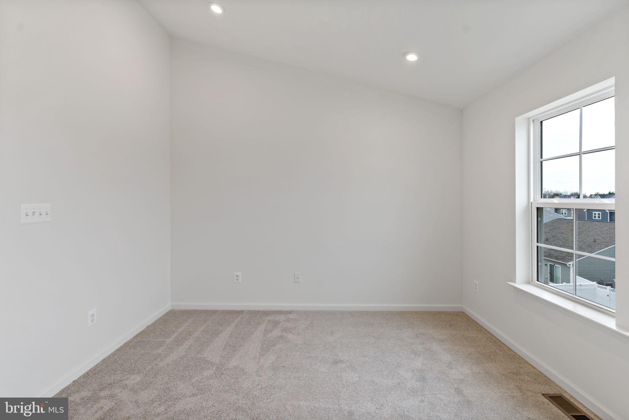 OVERLOOK AT RIVERSIDE TOWNHOMES - Residential