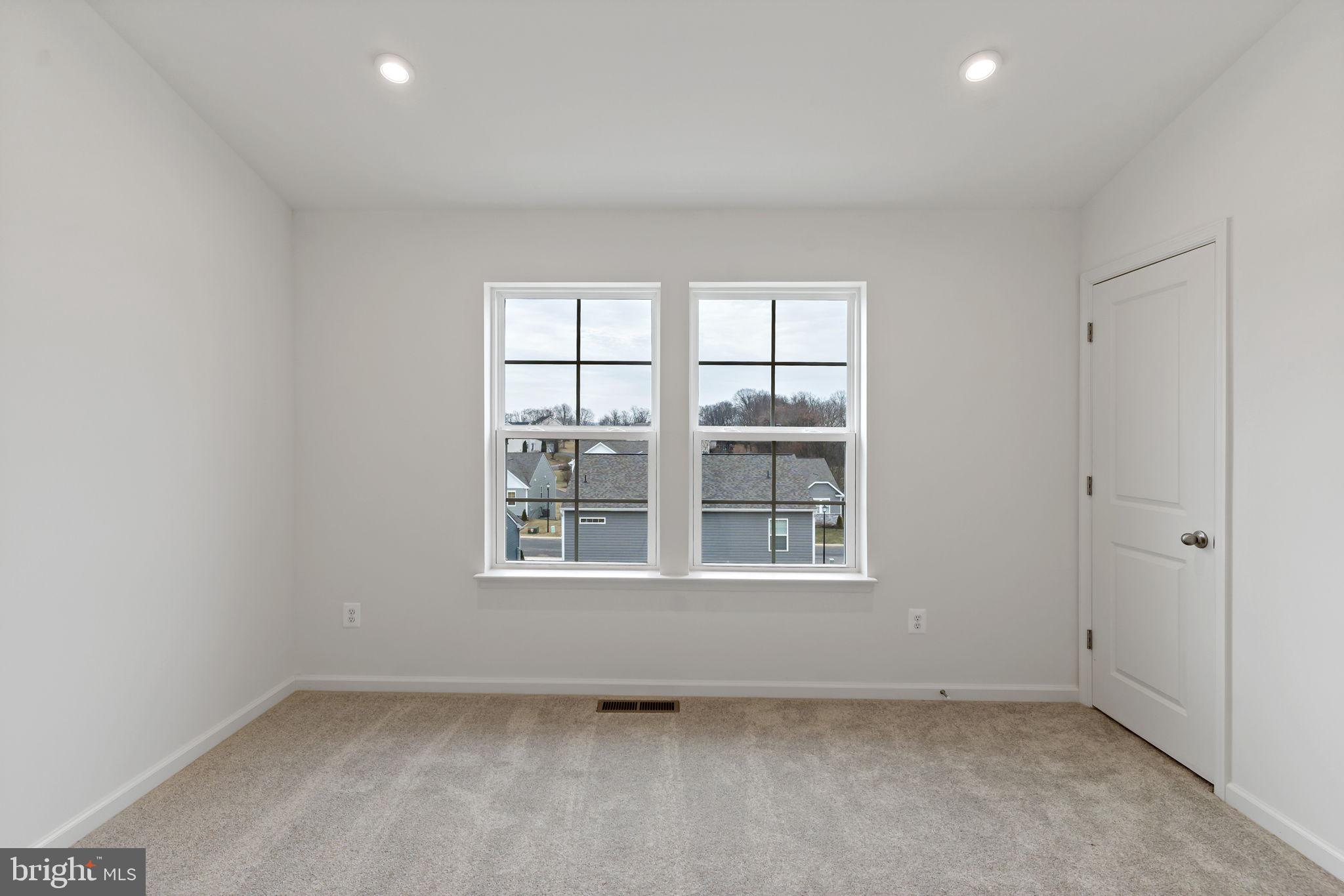 OVERLOOK AT RIVERSIDE TOWNHOMES - Residential