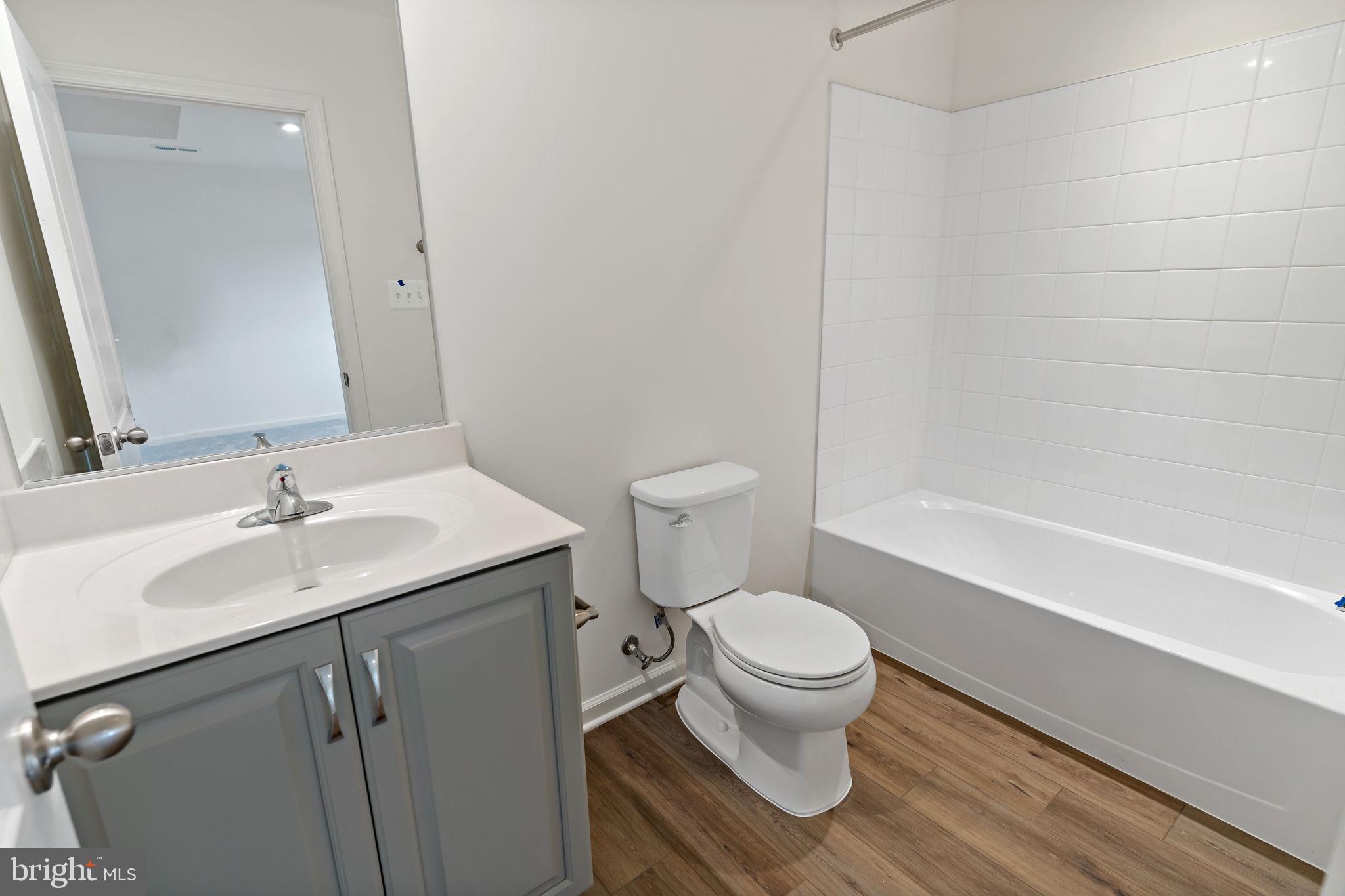 OVERLOOK AT RIVERSIDE TOWNHOMES - Residential