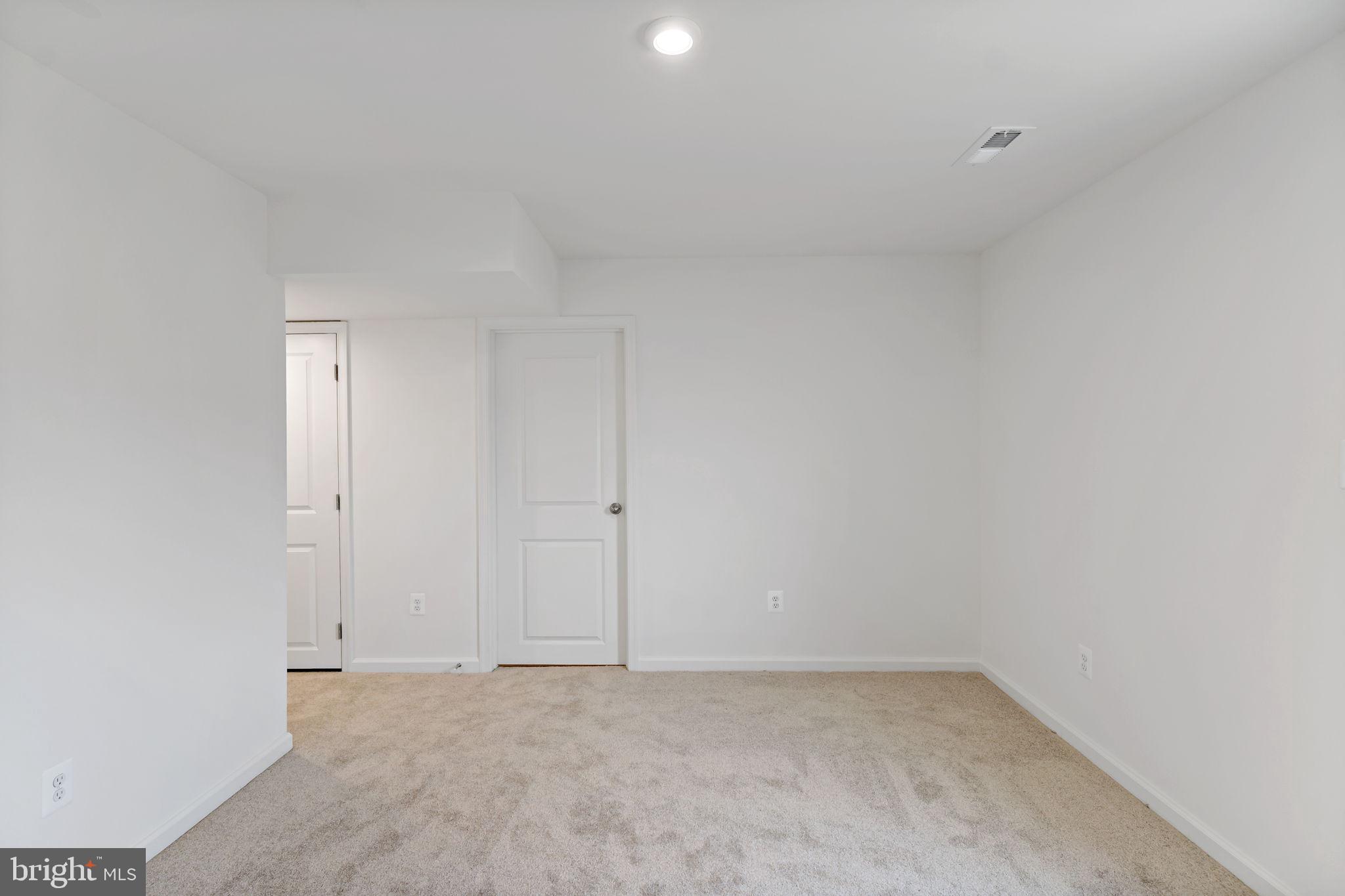 OVERLOOK AT RIVERSIDE TOWNHOMES - Residential