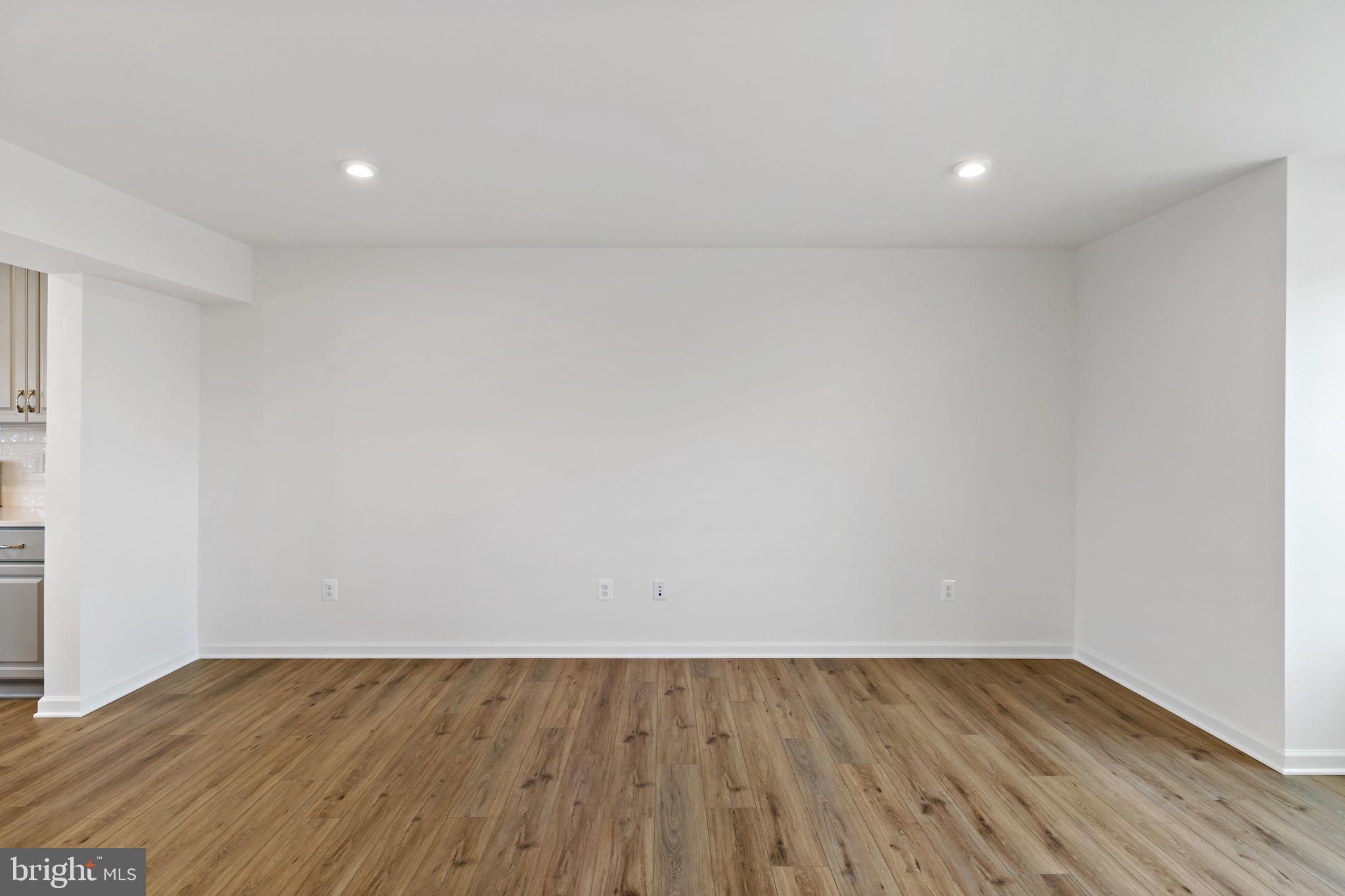 OVERLOOK AT RIVERSIDE TOWNHOMES - Residential